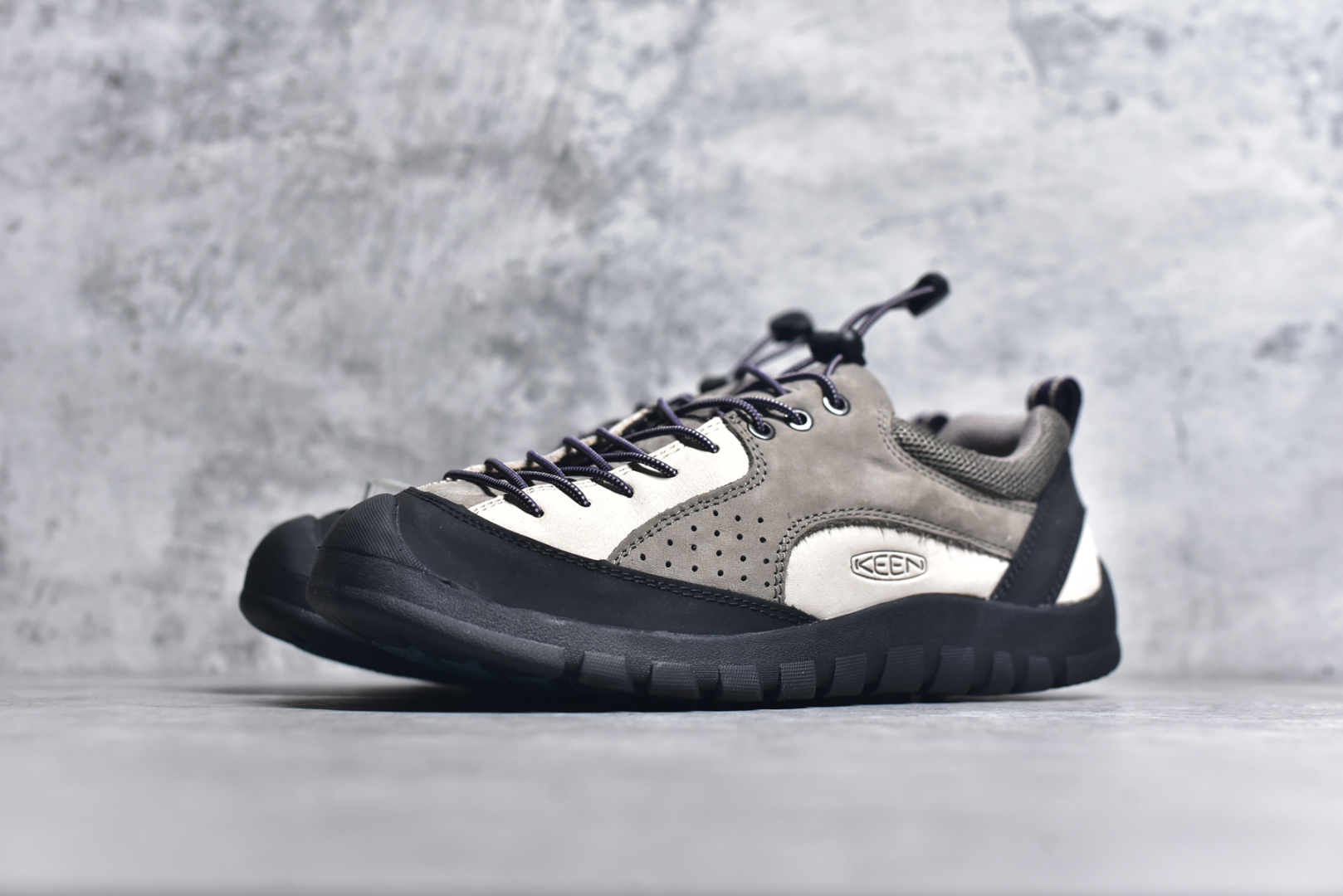 图片[2]-#Keen Jasper Rocks SP 美国人气户外品牌-科恩贾斯珀都市系列复古低帮系带户外风露营徒步登山运动训练鞋 原楦型开发纸版 采用固色翻毛皮鞋面材质 内嵌高密度EVA发泡缓震脚垫 外置一体式包裹防滑防剐蹭耐磨橡胶大底 向经典的90年代致敬 山系神级鞋履 尺码：35 36 37 38 39 40 41 42 43 44 45-选品中心