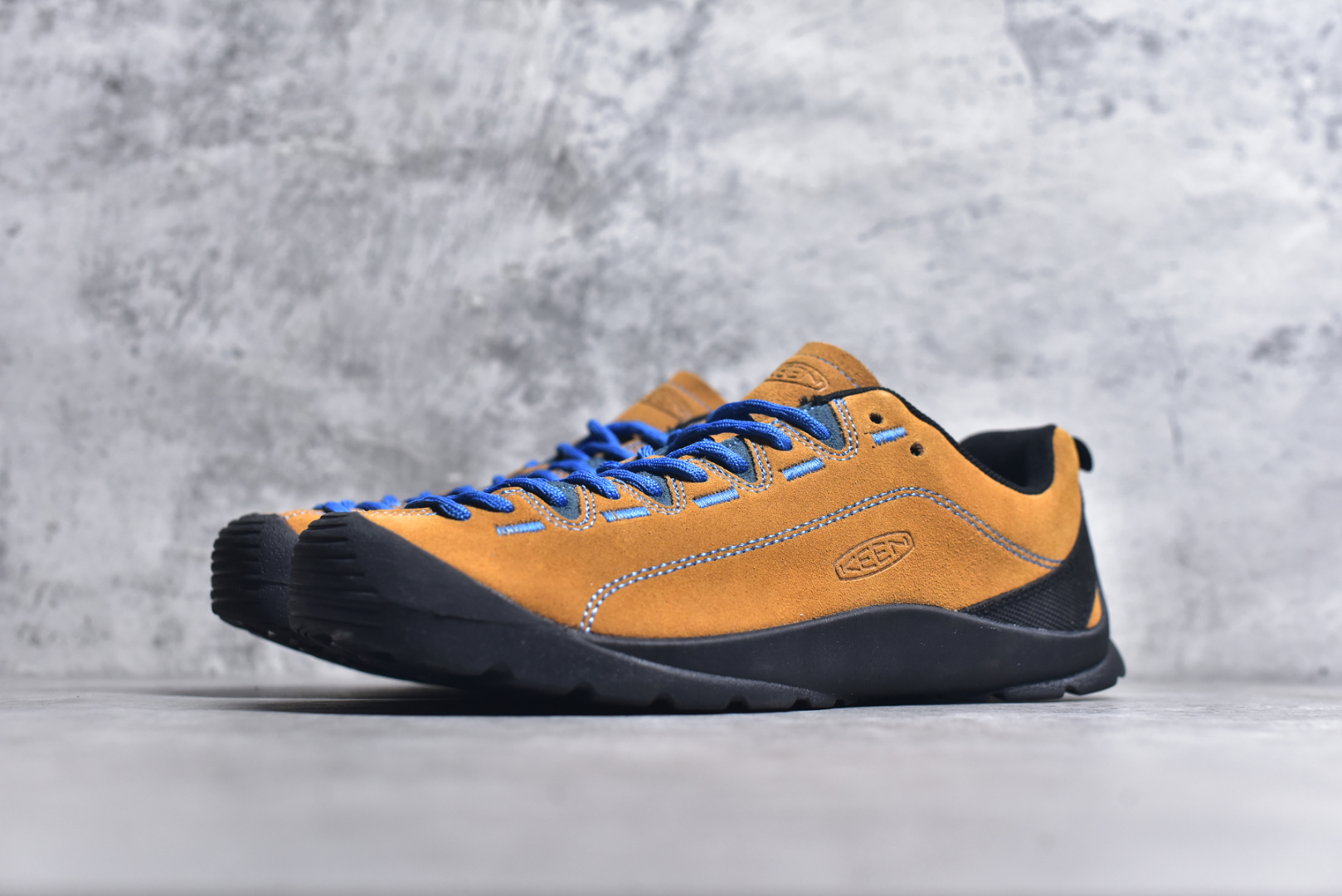 图片[2]-#Keen Jasper Rocks SP 美国人气户外品牌-科恩贾斯珀都市系列复古低帮系带户外风露营徒步登山运动训练鞋 原楦型开发纸版 采用固色翻毛皮鞋面材质 内嵌高密度EVA发泡缓震脚垫 外置一体式包裹防滑防剐蹭耐磨橡胶大底 向经典的90年代致敬 山系神级鞋履 尺码：35 36 37 38 39 40 41 42 43 44 45-选品中心