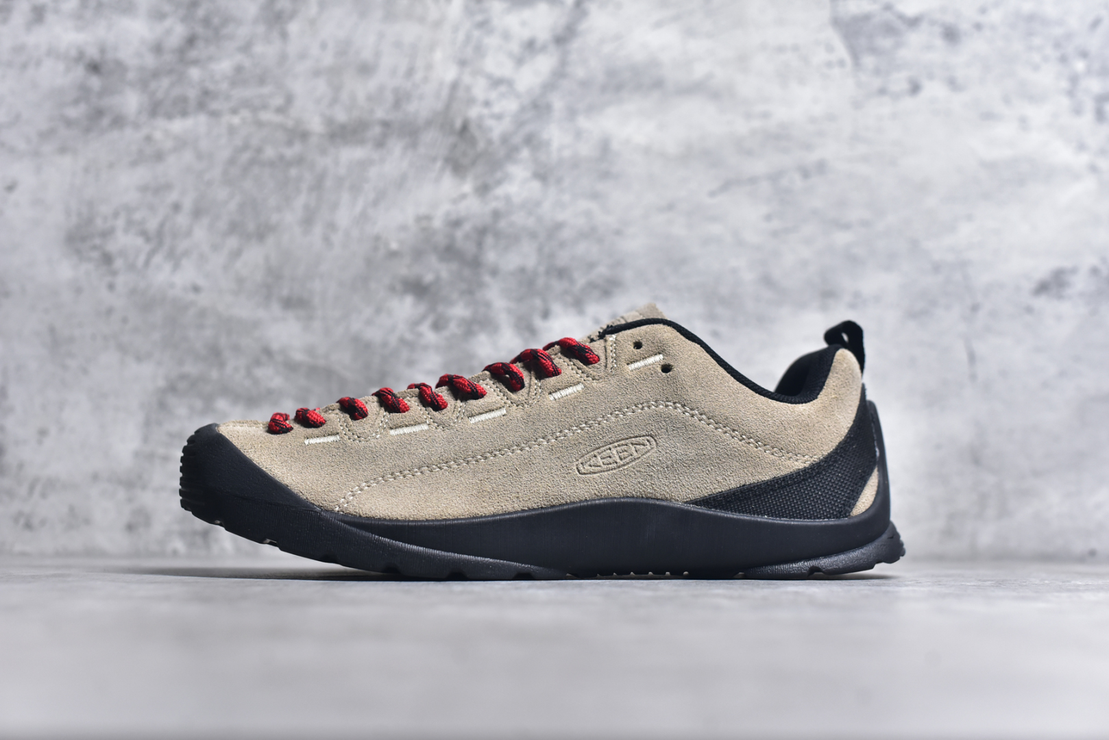 #Keen Jasper Rocks SP 美国人气户外品牌-科恩贾斯珀都市系列复古低帮系带户外风露营徒步登山运动训练鞋 原楦型开发纸版 采用固色翻毛皮鞋面材质 内嵌高密度EVA发泡缓震脚垫 外置一体式包裹防滑防剐蹭耐磨橡胶大底 向经典的90年代致敬 山系神级鞋履 尺码：35 36 37 38 39 40 41 42 43 44 45-选品中心
