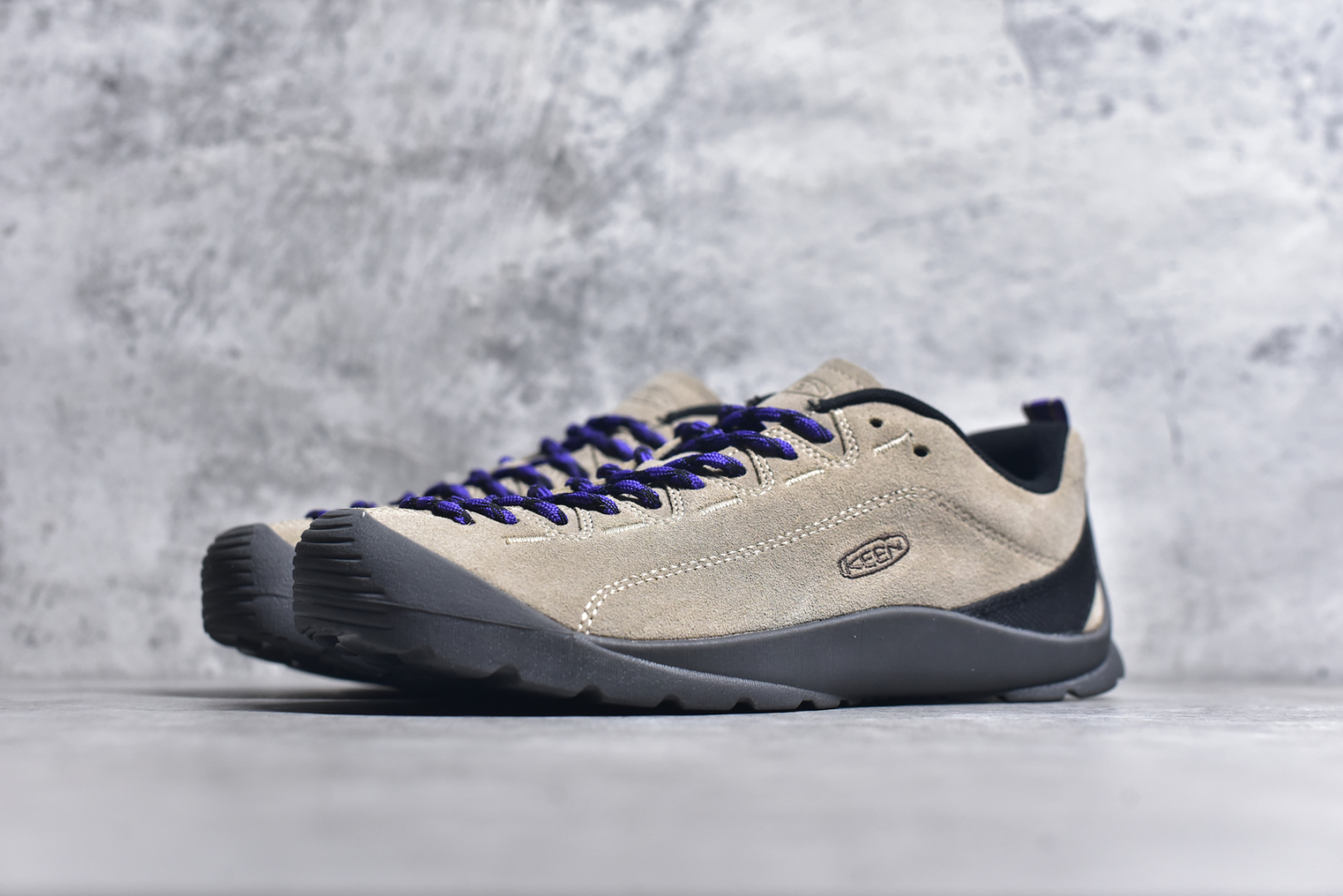 图片[2]-#Keen Jasper Rocks SP 美国人气户外品牌-科恩贾斯珀都市系列复古低帮系带户外风露营徒步登山运动训练鞋 原楦型开发纸版 采用固色翻毛皮鞋面材质 内嵌高密度EVA发泡缓震脚垫 外置一体式包裹防滑防剐蹭耐磨橡胶大底 向经典的90年代致敬 山系神级鞋履 尺码：35 36 37 38 39 40 41 42 43 44 45-选品中心