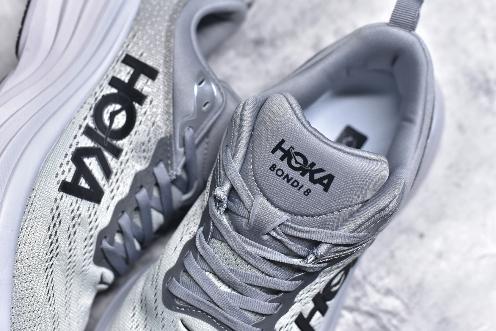 图片[9]-#小红书推荐HOKA M MACH X全新配色 这个品牌来自于新西兰的毛利语，HOKA表示大地，ONE ONE表示飞越，连起来就是飞越地平线，ONE ONE不是读作“万万”，正确读法是“欧尼欧尼”。 HOKA在超厚中底方面的积累，让它跑在了其他厂商的前面，推出的跑鞋以缓震和轻量的优势，得到,众多跑者的青睐 货号：1147833 尺码：36-45-选品中心