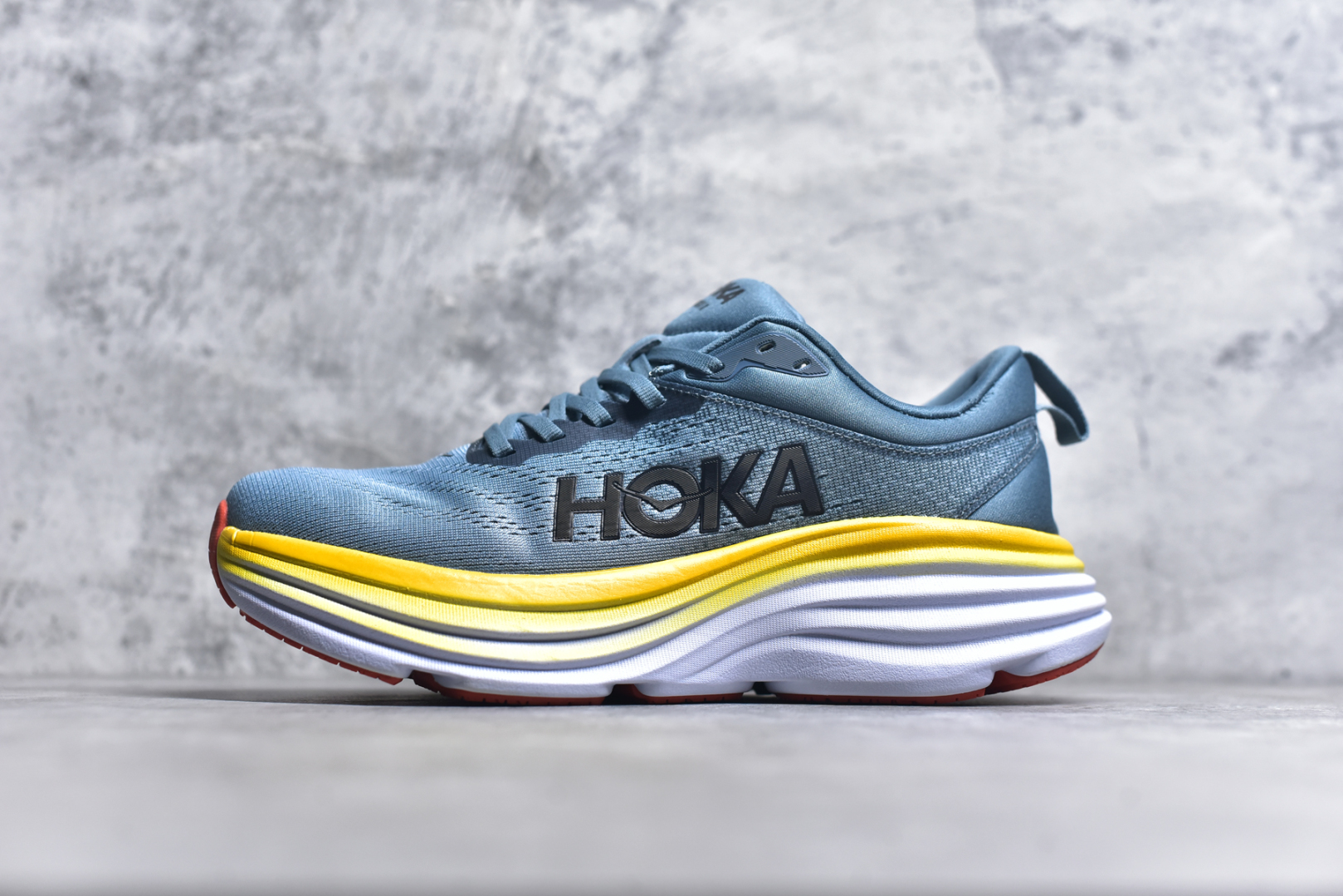 #小红书推荐HOKA M MACH X全新配色 这个品牌来自于新西兰的毛利语，HOKA表示大地，ONE ONE表示飞越，连起来就是飞越地平线，ONE ONE不是读作“万万”，正确读法是“欧尼欧尼”。 HOKA在超厚中底方面的积累，让它跑在了其他厂商的前面，推出的跑鞋以缓震和轻量的优势，得到,众多跑者的青睐 货号：1147833 尺码：36-45-选品中心