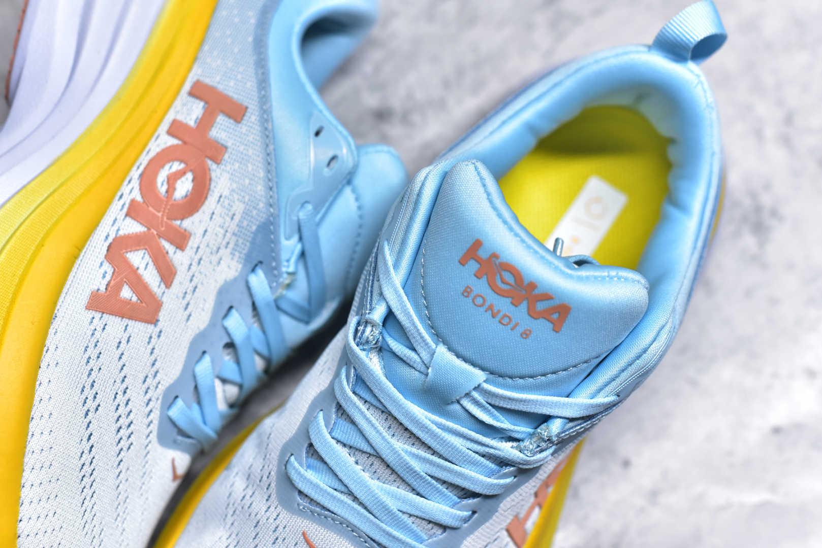 图片[9]-#小红书推荐HOKA M MACH X全新配色 这个品牌来自于新西兰的毛利语，HOKA表示大地，ONE ONE表示飞越，连起来就是飞越地平线，ONE ONE不是读作“万万”，正确读法是“欧尼欧尼”。 HOKA在超厚中底方面的积累，让它跑在了其他厂商的前面，推出的跑鞋以缓震和轻量的优势，得到,众多跑者的青睐 货号：1147833 尺码：36-45-选品中心