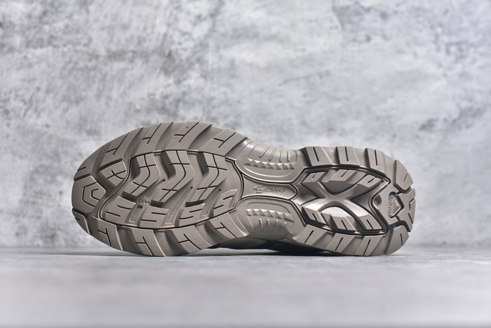 图片[6]-#Salomon XT-QUEST ADV 萨洛蒙情侣款户外机能鞋 淡绿色 477809 全新工厂出品 升级品质 全鞋改进为原厂一致材料打造 全新修长鞋型 版型正 全新玻璃冲刀 清洁度提升 中底带数字钢印 网面与鞋头材料校对一致无色差 鞋盒同步原版牛皮纸鞋盒 鞋头处添加☯️太极标 细节多次修改校正 坚持同步原版无差别 终端优势供应 尺码：36 36.5 37.5 38 38.5 39 40 40.5 41 42 42.5 43 44 44.5 45-选品中心