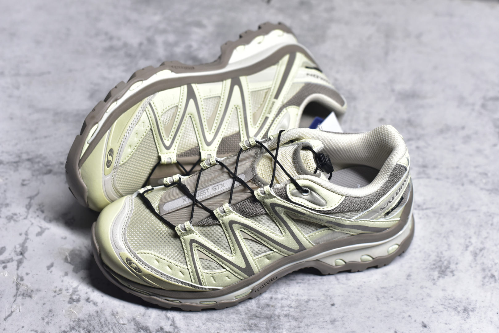 图片[7]-#Salomon XT-QUEST ADV 萨洛蒙情侣款户外机能鞋 淡绿色 477809 全新工厂出品 升级品质 全鞋改进为原厂一致材料打造 全新修长鞋型 版型正 全新玻璃冲刀 清洁度提升 中底带数字钢印 网面与鞋头材料校对一致无色差 鞋盒同步原版牛皮纸鞋盒 鞋头处添加☯️太极标 细节多次修改校正 坚持同步原版无差别 终端优势供应 尺码：36 36.5 37.5 38 38.5 39 40 40.5 41 42 42.5 43 44 44.5 45-选品中心