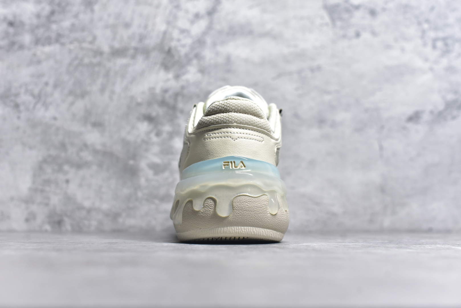 图片[5]-#FILA CARROT 2 斐乐萝卜鞋2.0 经典百搭休闲 防滑减震耐磨低帮板鞋 传承了 FILA 的百年基因，融入年轻运动及潮流文化，成为引领变革、创新突破的一代。以“1+N” 的跨界合作模式重现经典的同时创造经典。带来最出其不意的跨界合作惊喜。同时，FILAFUSION把FILA 的 DNA 融入到定制体验里，你可以随心制造厲于你的产品。FILA FUSION 的鞋家族涵盖了老爹鞋、跑步鞋、网球鞋、季节款。风格复古新潮，满足了时尚人士出行及各类运动的搭配需求，成为当下年轻人筷拥的鞋类品牌之一。FILA FUSION 走进年轻人的世界，通过年轻人运动，街舞，滑板，篮球，展现 FILA FUSION 的潮流态度和年轻文化。FILA FUSION 认为末来属于引领变革、创新突破的年轻一代，让我们一起构成 FILA 未来的蓝图吧！尺码：35.5 36 36.5 37.5 38 38.5 39 40-选品中心