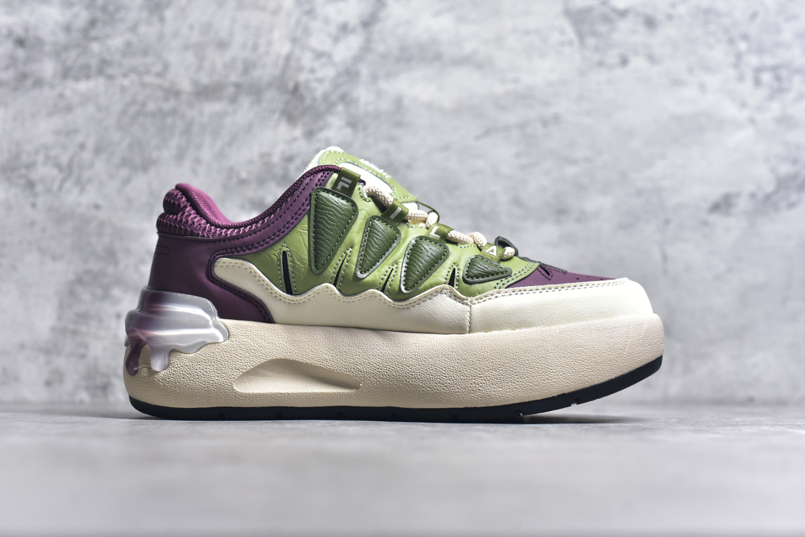 图片[3]-#FILA CARROT 2 斐乐萝卜鞋2.0 经典百搭休闲 防滑减震耐磨低帮板鞋 传承了 FILA 的百年基因，融入年轻运动及潮流文化，成为引领变革、创新突破的一代。以“1+N” 的跨界合作模式重现经典的同时创造经典。带来最出其不意的跨界合作惊喜。同时，FILAFUSION把FILA 的 DNA 融入到定制体验里，你可以随心制造厲于你的产品。FILA FUSION 的鞋家族涵盖了老爹鞋、跑步鞋、网球鞋、季节款。风格复古新潮，满足了时尚人士出行及各类运动的搭配需求，成为当下年轻人筷拥的鞋类品牌之一。FILA FUSION 走进年轻人的世界，通过年轻人运动，街舞，滑板，篮球，展现 FILA FUSION 的潮流态度和年轻文化。FILA FUSION 认为末来属于引领变革、创新突破的年轻一代，让我们一起构成 FILA 未来的蓝图吧！尺码：35.5 36 36.5 37.5 38 38.5 39 40-选品中心