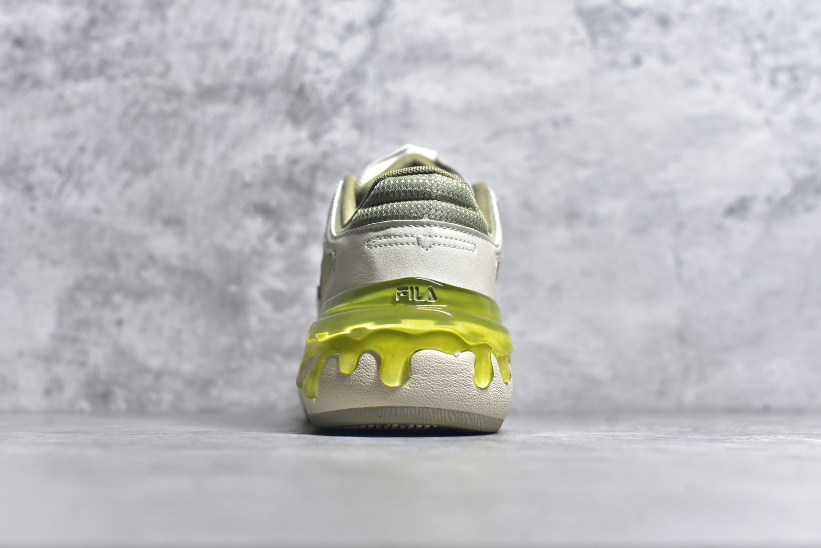 图片[5]-#FILA CARROT 2 斐乐萝卜鞋2.0 经典百搭休闲 防滑减震耐磨低帮板鞋 传承了 FILA 的百年基因，融入年轻运动及潮流文化，成为引领变革、创新突破的一代。以“1+N” 的跨界合作模式重现经典的同时创造经典。带来最出其不意的跨界合作惊喜。同时，FILAFUSION把FILA 的 DNA 融入到定制体验里，你可以随心制造厲于你的产品。FILA FUSION 的鞋家族涵盖了老爹鞋、跑步鞋、网球鞋、季节款。风格复古新潮，满足了时尚人士出行及各类运动的搭配需求，成为当下年轻人筷拥的鞋类品牌之一。FILA FUSION 走进年轻人的世界，通过年轻人运动，街舞，滑板，篮球，展现 FILA FUSION 的潮流态度和年轻文化。FILA FUSION 认为末来属于引领变革、创新突破的年轻一代，让我们一起构成 FILA 未来的蓝图吧！尺码：35.5 36 36.5 37.5 38 38.5 39 40-选品中心