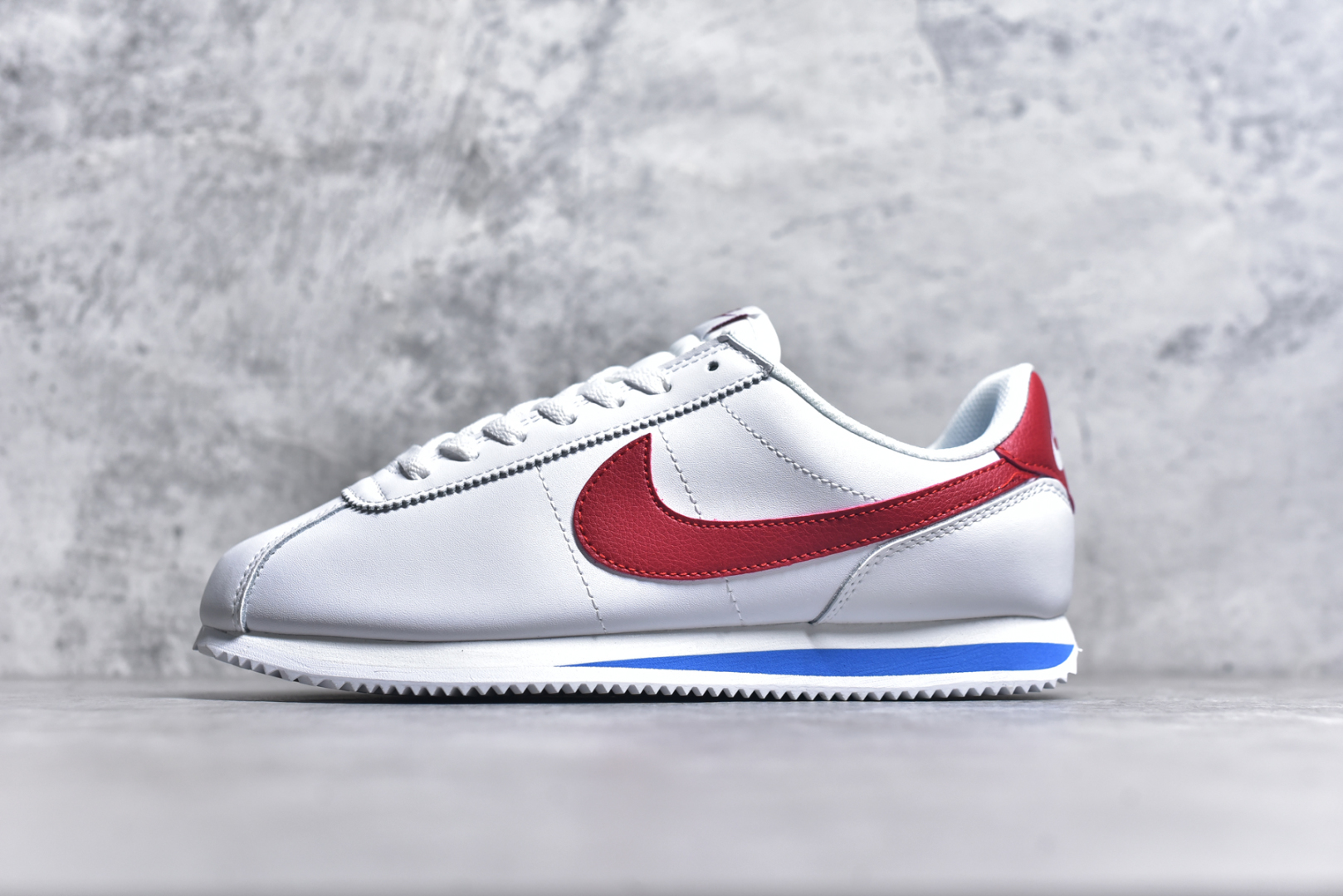 #NK Classic Cortez Leather 阿甘复古初代皮革慢跑鞋 实体平台指令订单 全套原纸板楦头开发 原厂数据大底磨具 一比一鞋头弧度高度鞋身弧度 细节品控鞋型随意对比 正确烫金高频细节 公司级标准检验QC 区分市面一切版本 完美复刻阿甘复古鞋型 尺码：35.5 36 36.5 37.5 38 38.5 39 40 40.5 41 42 42.5 43 44 45-选品中心