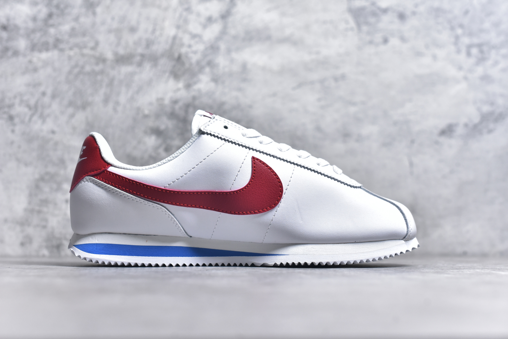 图片[3]-#NK Classic Cortez Leather 阿甘复古初代皮革慢跑鞋 实体平台指令订单 全套原纸板楦头开发 原厂数据大底磨具 一比一鞋头弧度高度鞋身弧度 细节品控鞋型随意对比 正确烫金高频细节 公司级标准检验QC 区分市面一切版本 完美复刻阿甘复古鞋型 尺码：35.5 36 36.5 37.5 38 38.5 39 40 40.5 41 42 42.5 43 44 45-选品中心