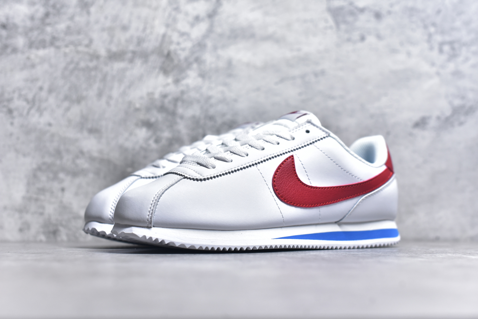 图片[2]-#NK Classic Cortez Leather 阿甘复古初代皮革慢跑鞋 实体平台指令订单 全套原纸板楦头开发 原厂数据大底磨具 一比一鞋头弧度高度鞋身弧度 细节品控鞋型随意对比 正确烫金高频细节 公司级标准检验QC 区分市面一切版本 完美复刻阿甘复古鞋型 尺码：35.5 36 36.5 37.5 38 38.5 39 40 40.5 41 42 42.5 43 44 45-选品中心