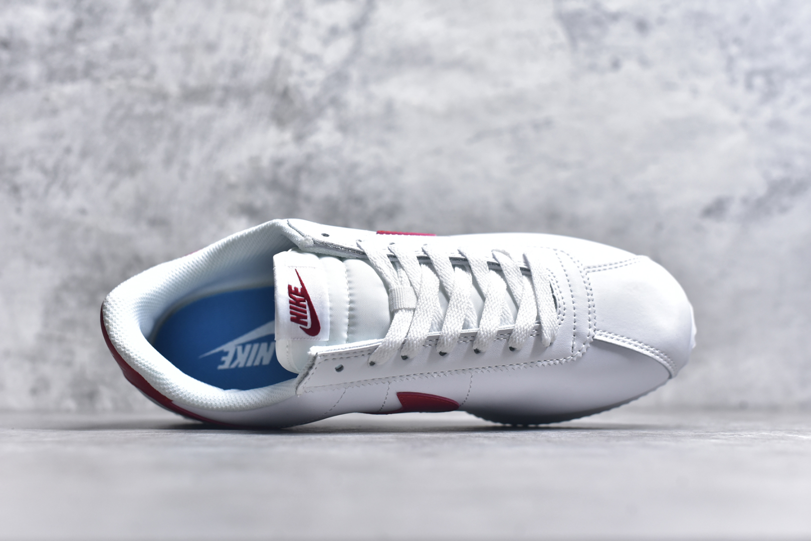 图片[4]-#NK Classic Cortez Leather 阿甘复古初代皮革慢跑鞋 实体平台指令订单 全套原纸板楦头开发 原厂数据大底磨具 一比一鞋头弧度高度鞋身弧度 细节品控鞋型随意对比 正确烫金高频细节 公司级标准检验QC 区分市面一切版本 完美复刻阿甘复古鞋型 尺码：35.5 36 36.5 37.5 38 38.5 39 40 40.5 41 42 42.5 43 44 45-选品中心