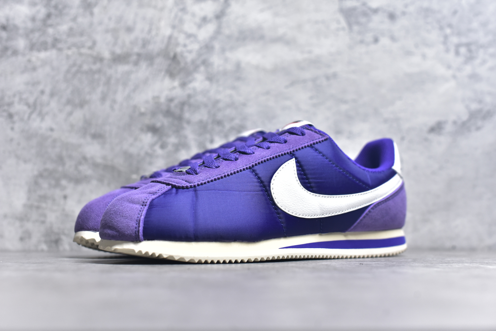 图片[2]-#NK Classic Cortez Leather 阿甘复古初代皮革慢跑鞋 实体平台指令订单 全套原纸板楦头开发 原厂数据大底磨具 一比一鞋头弧度高度鞋身弧度 细节品控鞋型随意对比 正确烫金高频细节 公司级标准检验QC 区分市面一切版本 完美复刻阿甘复古鞋型 尺码：35.5 36 36.5 37.5 38 38.5 39 40 40.5 41 42 42.5 43 44 45-选品中心
