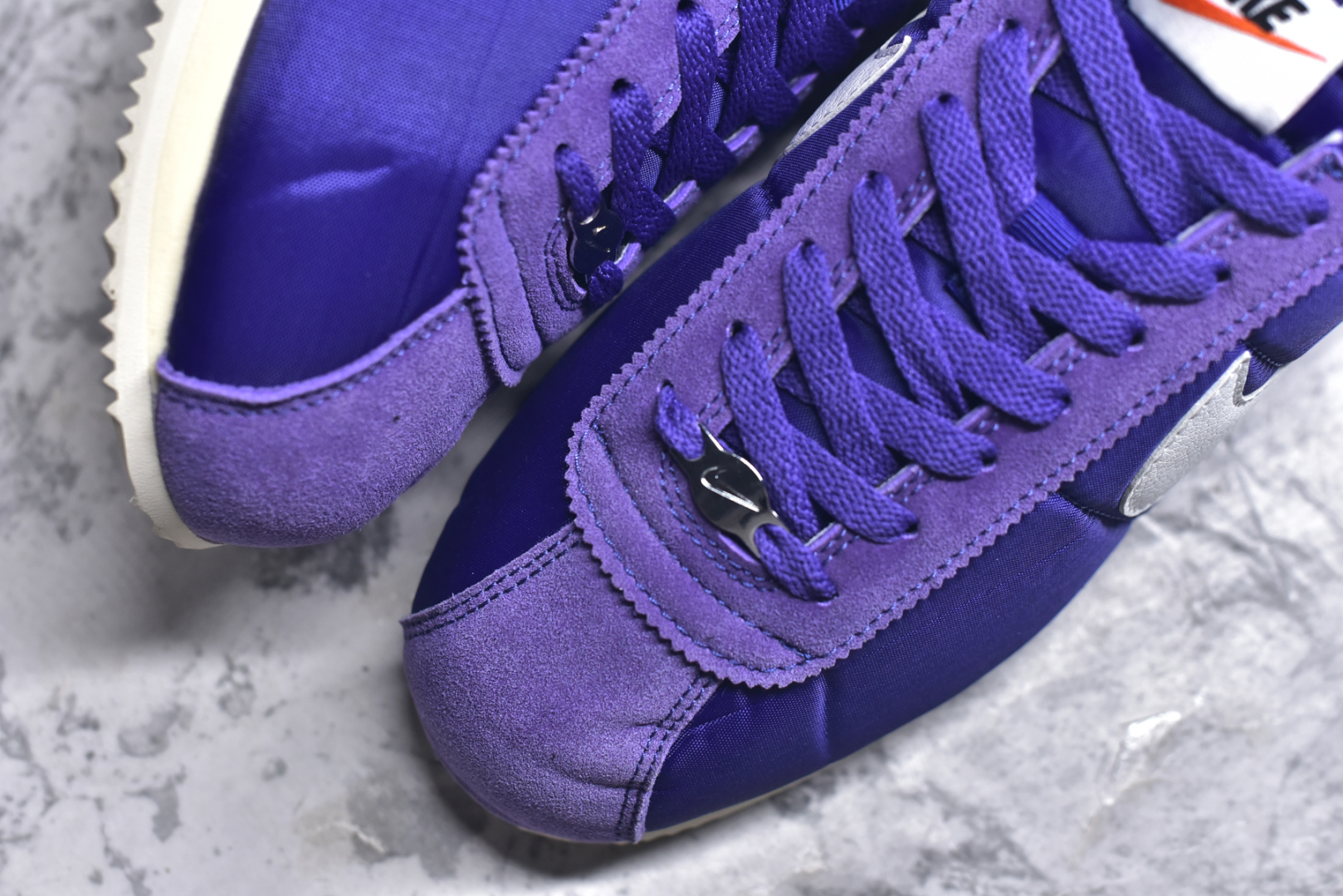 图片[8]-#NK Classic Cortez Leather 阿甘复古初代皮革慢跑鞋 实体平台指令订单 全套原纸板楦头开发 原厂数据大底磨具 一比一鞋头弧度高度鞋身弧度 细节品控鞋型随意对比 正确烫金高频细节 公司级标准检验QC 区分市面一切版本 完美复刻阿甘复古鞋型 尺码：35.5 36 36.5 37.5 38 38.5 39 40 40.5 41 42 42.5 43 44 45-选品中心