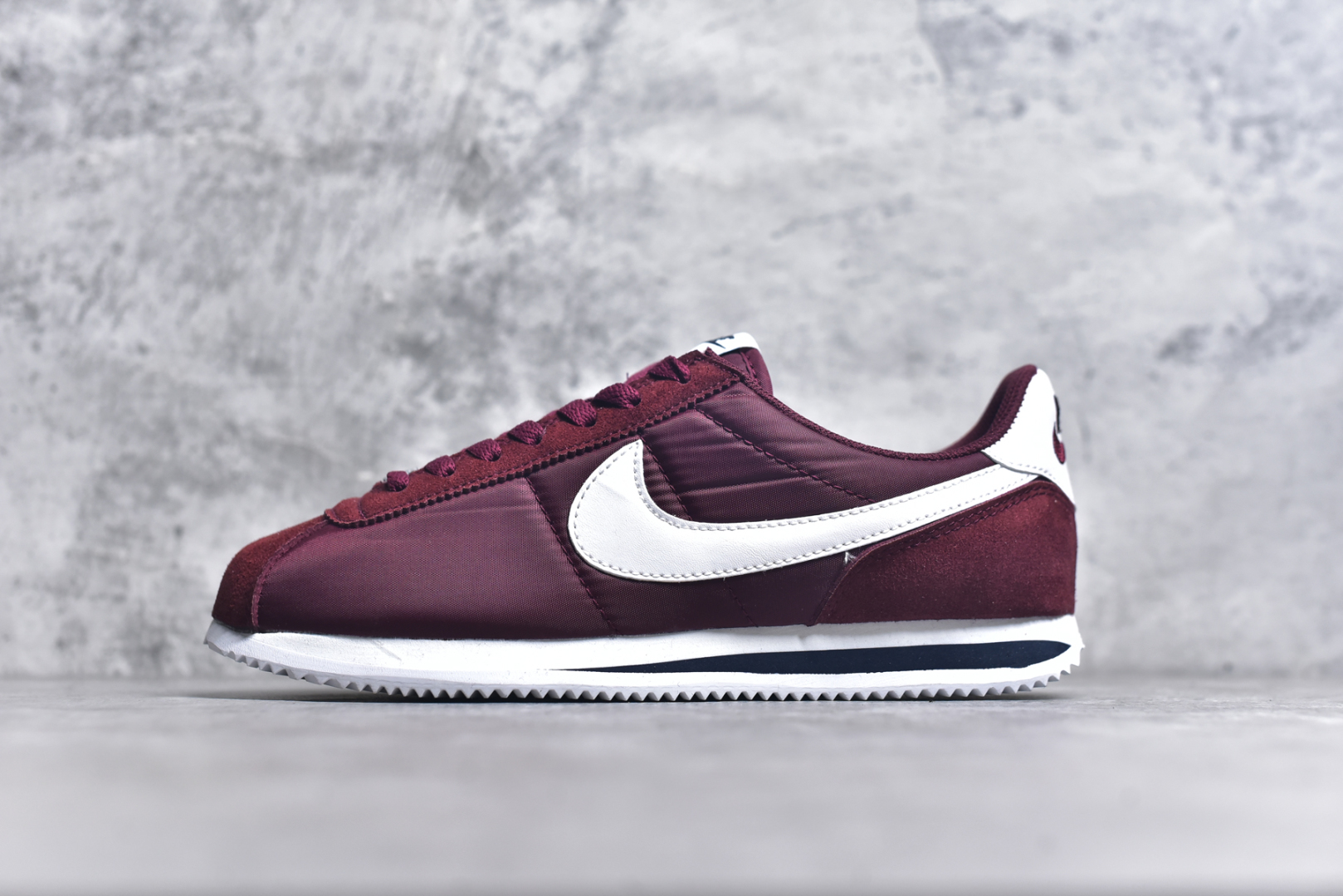 #NK Classic Cortez Leather 阿甘复古初代皮革慢跑鞋 实体平台指令订单 全套原纸板楦头开发 原厂数据大底磨具 一比一鞋头弧度高度鞋身弧度 细节品控鞋型随意对比 正确烫金高频细节 公司级标准检验QC 区分市面一切版本 完美复刻阿甘复古鞋型 尺码：35.5 36 36.5 37.5 38 38.5 39 40 40.5 41 42 42.5 43 44 45-选品中心