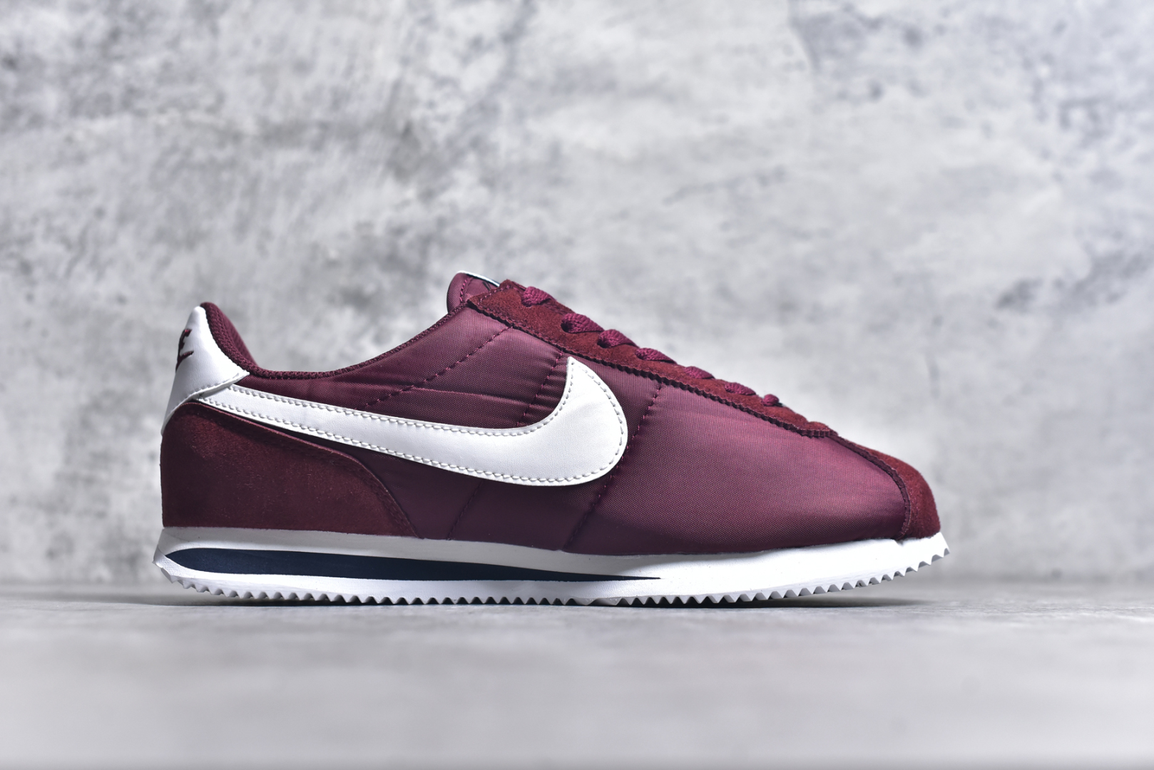 图片[3]-#NK Classic Cortez Leather 阿甘复古初代皮革慢跑鞋 实体平台指令订单 全套原纸板楦头开发 原厂数据大底磨具 一比一鞋头弧度高度鞋身弧度 细节品控鞋型随意对比 正确烫金高频细节 公司级标准检验QC 区分市面一切版本 完美复刻阿甘复古鞋型 尺码：35.5 36 36.5 37.5 38 38.5 39 40 40.5 41 42 42.5 43 44 45-选品中心