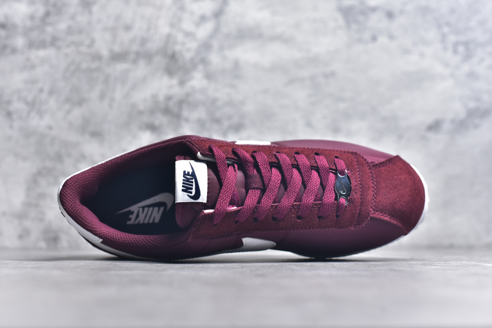 图片[4]-#NK Classic Cortez Leather 阿甘复古初代皮革慢跑鞋 实体平台指令订单 全套原纸板楦头开发 原厂数据大底磨具 一比一鞋头弧度高度鞋身弧度 细节品控鞋型随意对比 正确烫金高频细节 公司级标准检验QC 区分市面一切版本 完美复刻阿甘复古鞋型 尺码：35.5 36 36.5 37.5 38 38.5 39 40 40.5 41 42 42.5 43 44 45-选品中心