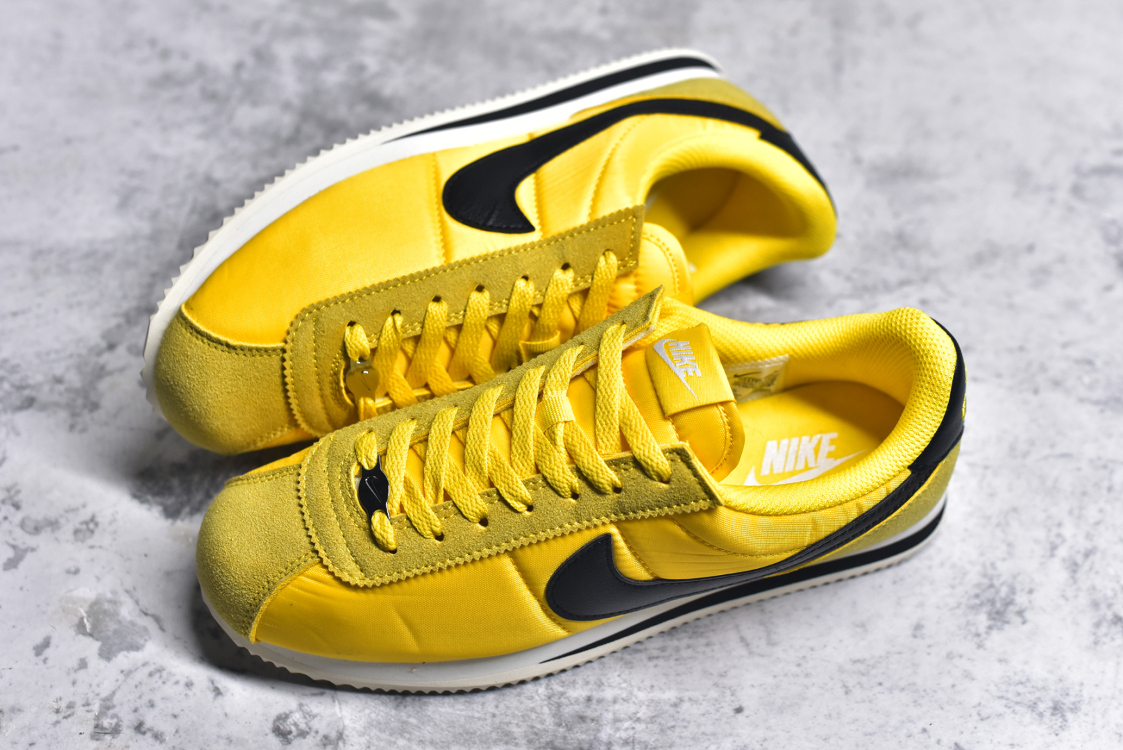 图片[7]-#NK Classic Cortez Leather 阿甘复古初代皮革慢跑鞋 实体平台指令订单 全套原纸板楦头开发 原厂数据大底磨具 一比一鞋头弧度高度鞋身弧度 细节品控鞋型随意对比 正确烫金高频细节 公司级标准检验QC 区分市面一切版本 完美复刻阿甘复古鞋型 尺码：35.5 36 36.5 37.5 38 38.5 39 40 40.5 41 42 42.5 43 44 45-选品中心