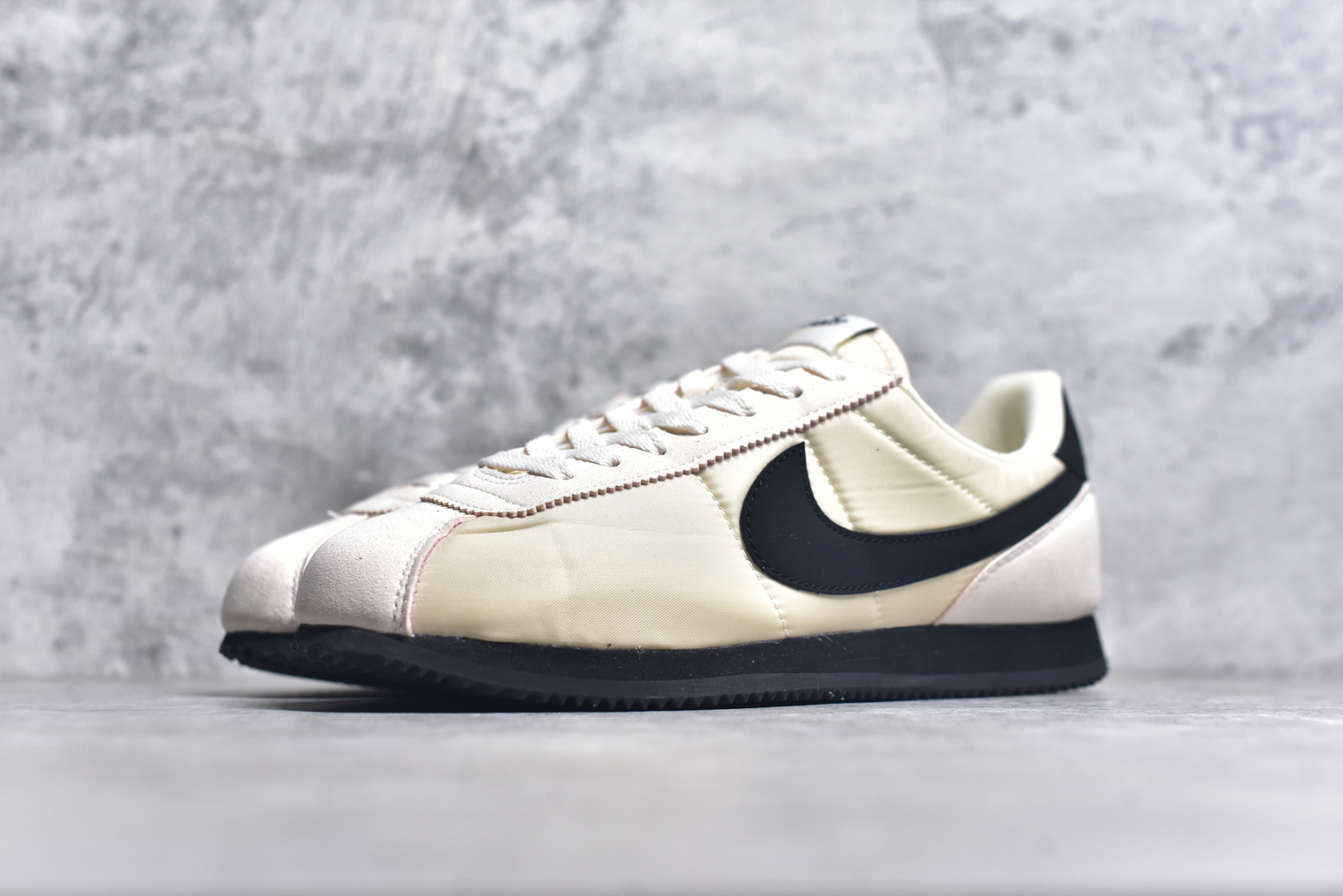 图片[2]-#NK Classic Cortez Leather 阿甘复古初代皮革慢跑鞋 实体平台指令订单 全套原纸板楦头开发 原厂数据大底磨具 一比一鞋头弧度高度鞋身弧度 细节品控鞋型随意对比 正确烫金高频细节 公司级标准检验QC 区分市面一切版本 完美复刻阿甘复古鞋型 尺码：35.5 36 36.5 37.5 38 38.5 39 40 40.5 41 42 42.5 43 44 45-选品中心