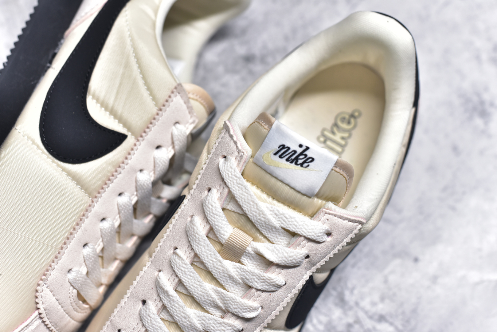图片[9]-#NK Classic Cortez Leather 阿甘复古初代皮革慢跑鞋 实体平台指令订单 全套原纸板楦头开发 原厂数据大底磨具 一比一鞋头弧度高度鞋身弧度 细节品控鞋型随意对比 正确烫金高频细节 公司级标准检验QC 区分市面一切版本 完美复刻阿甘复古鞋型 尺码：35.5 36 36.5 37.5 38 38.5 39 40 40.5 41 42 42.5 43 44 45-选品中心