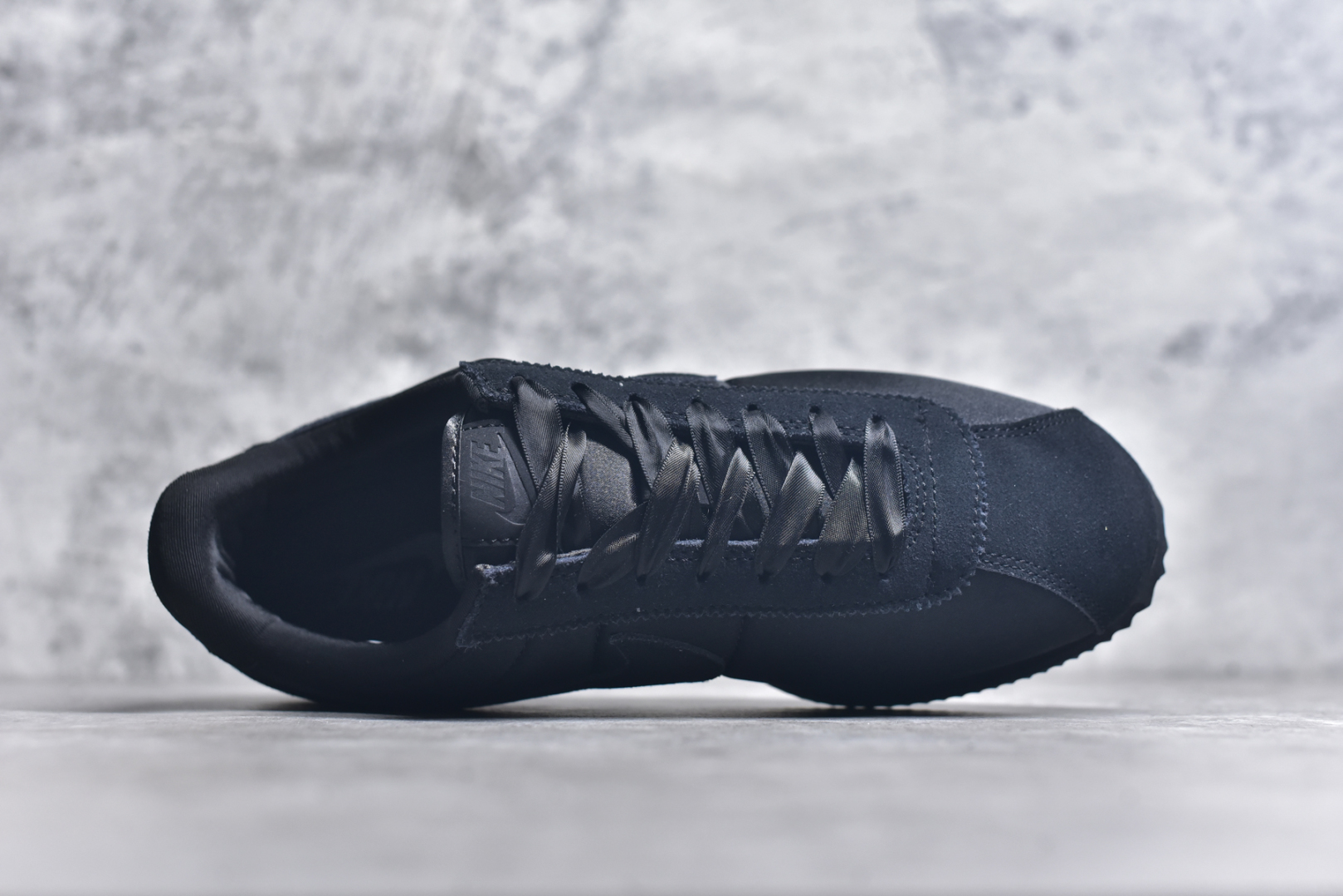 图片[4]-#NK Classic Cortez Leather 阿甘复古初代皮革慢跑鞋 实体平台指令订单 全套原纸板楦头开发 原厂数据大底磨具 一比一鞋头弧度高度鞋身弧度 细节品控鞋型随意对比 正确烫金高频细节 公司级标准检验QC 区分市面一切版本 完美复刻阿甘复古鞋型 尺码：35.5 36 36.5 37.5 38 38.5 39 40 40.5 41 42 42.5 43 44 45-选品中心