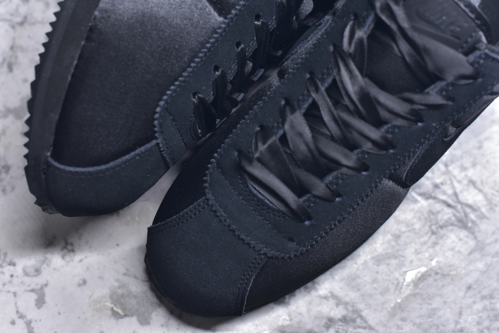 图片[8]-#NK Classic Cortez Leather 阿甘复古初代皮革慢跑鞋 实体平台指令订单 全套原纸板楦头开发 原厂数据大底磨具 一比一鞋头弧度高度鞋身弧度 细节品控鞋型随意对比 正确烫金高频细节 公司级标准检验QC 区分市面一切版本 完美复刻阿甘复古鞋型 尺码：35.5 36 36.5 37.5 38 38.5 39 40 40.5 41 42 42.5 43 44 45-选品中心