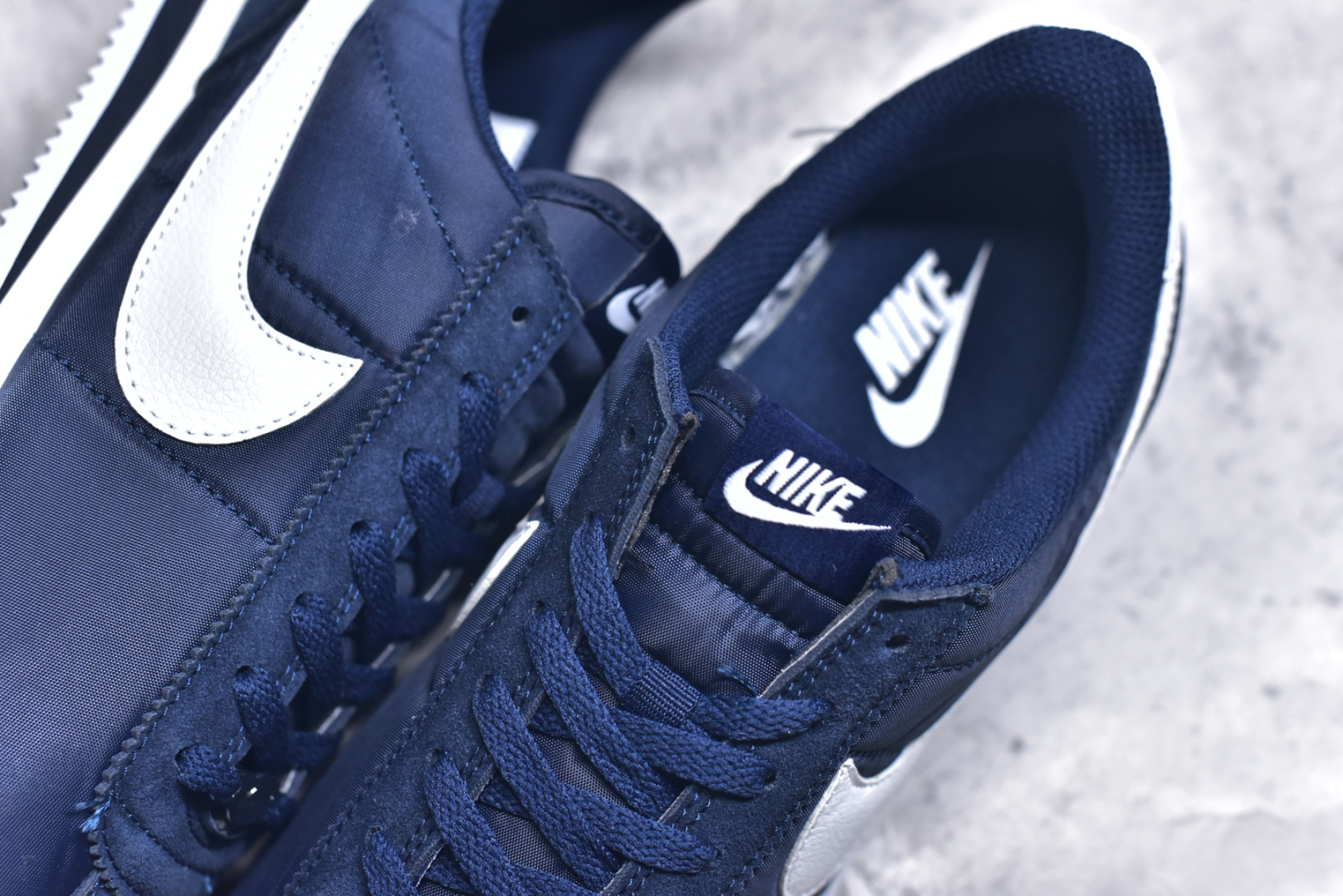图片[9]-#NK Classic Cortez Leather 阿甘复古初代皮革慢跑鞋 实体平台指令订单 全套原纸板楦头开发 原厂数据大底磨具 一比一鞋头弧度高度鞋身弧度 细节品控鞋型随意对比 正确烫金高频细节 公司级标准检验QC 区分市面一切版本 完美复刻阿甘复古鞋型 尺码：35.5 36 36.5 37.5 38 38.5 39 40 40.5 41 42 42.5 43 44 45-选品中心