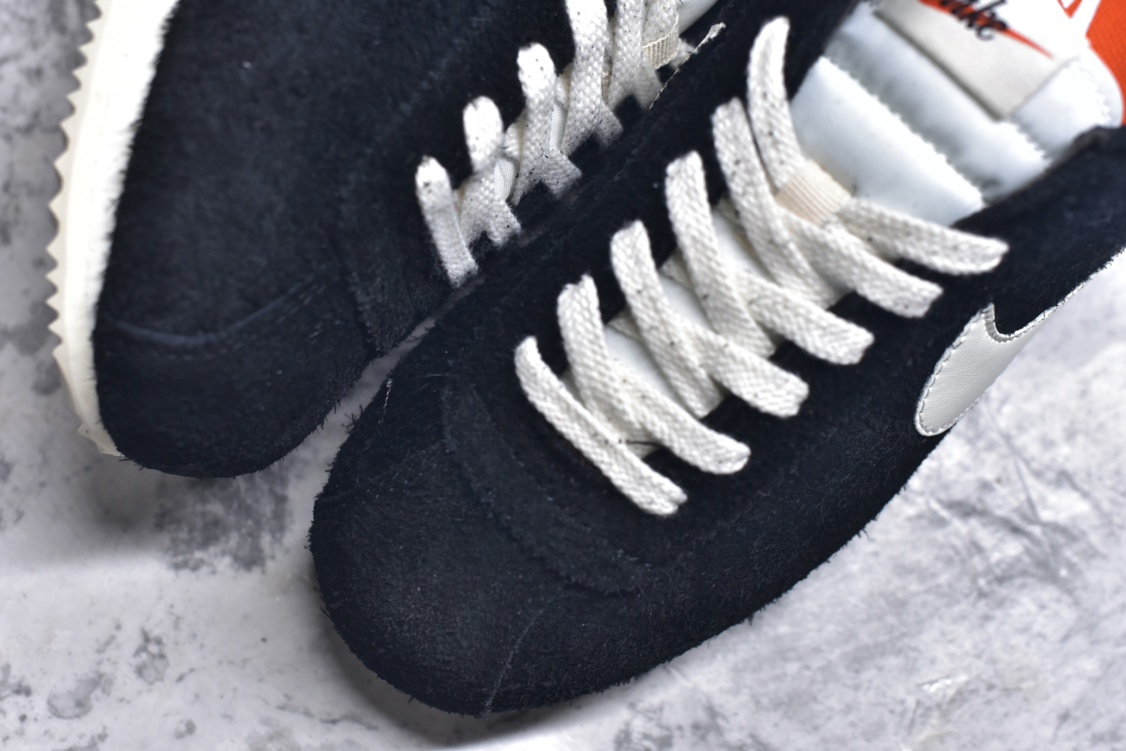 图片[8]-#NK Classic Cortez Leather 阿甘复古初代皮革慢跑鞋 实体平台指令订单 全套原纸板楦头开发 原厂数据大底磨具 一比一鞋头弧度高度鞋身弧度 细节品控鞋型随意对比 正确烫金高频细节 公司级标准检验QC 区分市面一切版本 完美复刻阿甘复古鞋型 尺码：35.5 36 36.5 37.5 38 38.5 39 40 40.5 41 42 42.5 43 44 45-选品中心