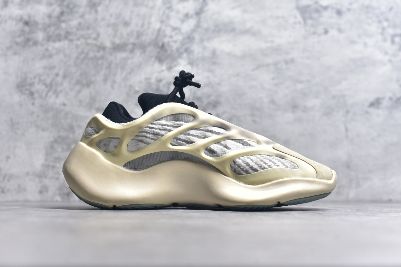 图片[3]-#福利特价 套现🚀#纯原级别 福利特价大清仓 Yeezy 700V3 \”Azael\” 异形 市面独家原鞋开发 客供原厂材料 市面所有版本均是看图做货材料全部用错 市面唯一正确流线鞋型 正确星空夜光效果 此次非Boost科技 别被杀猪 鞋底采用BOUNCE全新缓震技术 文案缩减 自行感受实拍尺码：36 36.5 37 38 38.5 39 40-选品中心