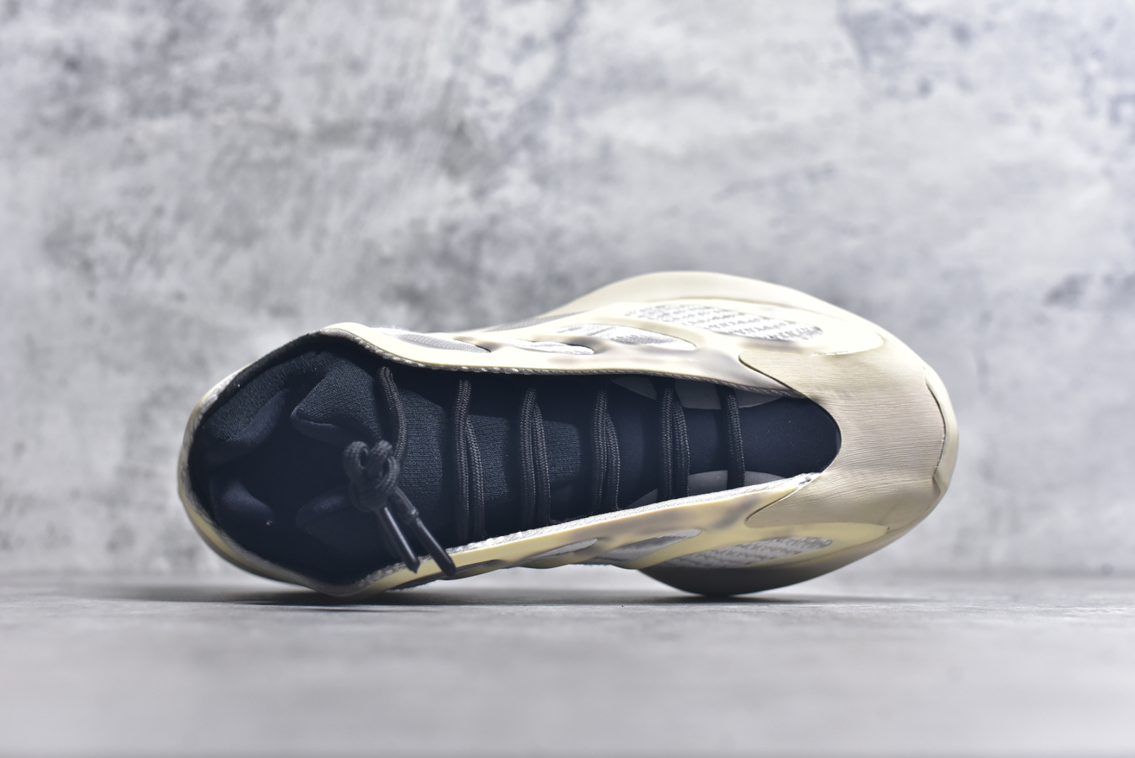 图片[4]-#福利特价 套现🚀#纯原级别 福利特价大清仓 Yeezy 700V3 \”Azael\” 异形 市面独家原鞋开发 客供原厂材料 市面所有版本均是看图做货材料全部用错 市面唯一正确流线鞋型 正确星空夜光效果 此次非Boost科技 别被杀猪 鞋底采用BOUNCE全新缓震技术 文案缩减 自行感受实拍尺码：36 36.5 37 38 38.5 39 40-选品中心
