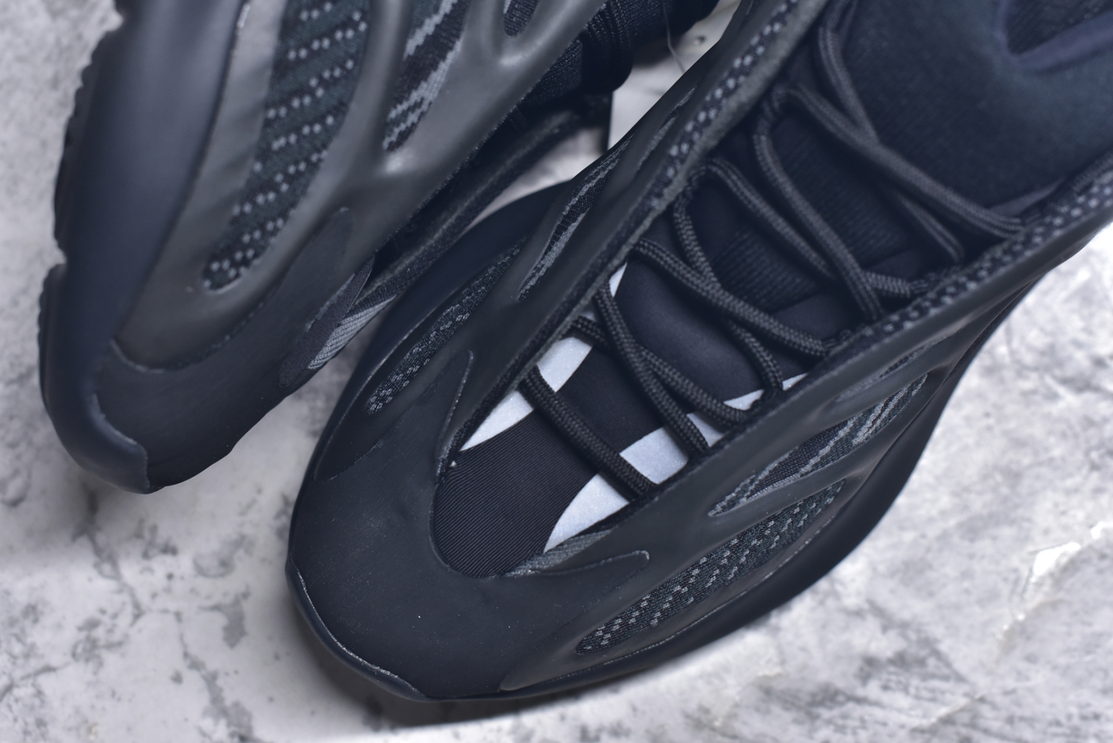 图片[8]-#福利特价 套现🚀#纯原级别 福利特价大清仓 Yeezy 700V3 \”Azael\” 异形 市面独家原鞋开发 客供原厂材料 市面所有版本均是看图做货材料全部用错 市面唯一正确流线鞋型 正确星空夜光效果 此次非Boost科技 别被杀猪 鞋底采用BOUNCE全新缓震技术 文案缩减 自行感受实拍尺码：36 36.5 37 38 38.5 39 40-选品中心