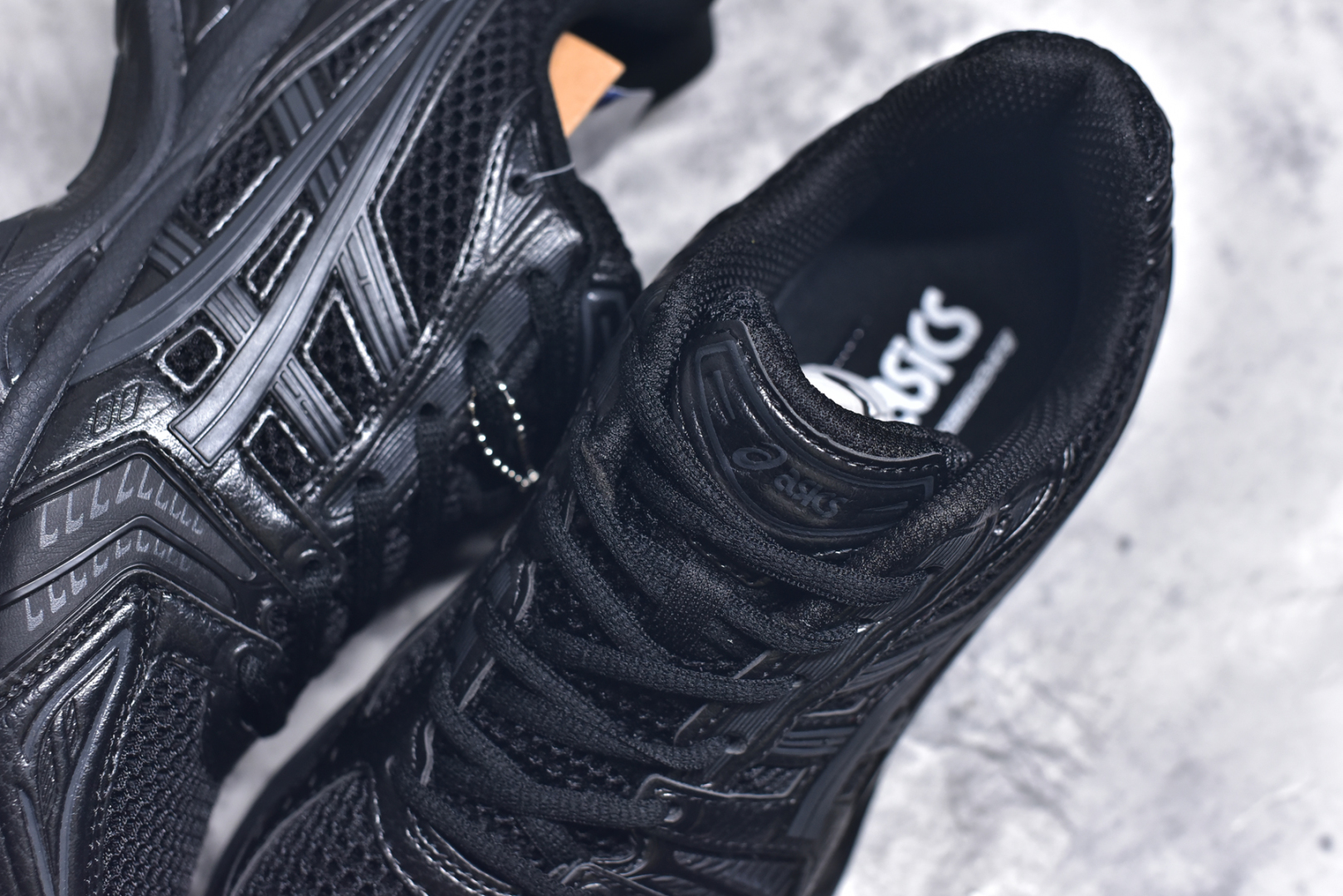 图片[9]-#纯原 Asics Gel-Kayano K14 亚瑟士系列复古舒适织物合成革减震防滑耐磨低帮休闲跑步鞋 内卷时代 纯原品质 真标价格 市场顶级版本 原装纸板楦头开发 独家私模五层组合大底 原厂定制缓震硅胶加持 原盒原配 官方四联吊牌 一比一同步原鞋工艺和用料 鞋面原厂“三明治”多层网布 区别其他同价版本 鞋垫采用原厂OrthoLite欧索莱材质 非普通海玻璃鞋垫 后跟一样采用了GEL缓震胶 整体系列设计非常的科技感 锻炼跑步的同时让你一样时尚百搭 尺码：36 37 37.5 38 39 39.5 40 40.5 41.5 42 42.5 43.5 44 44.5 45-选品中心