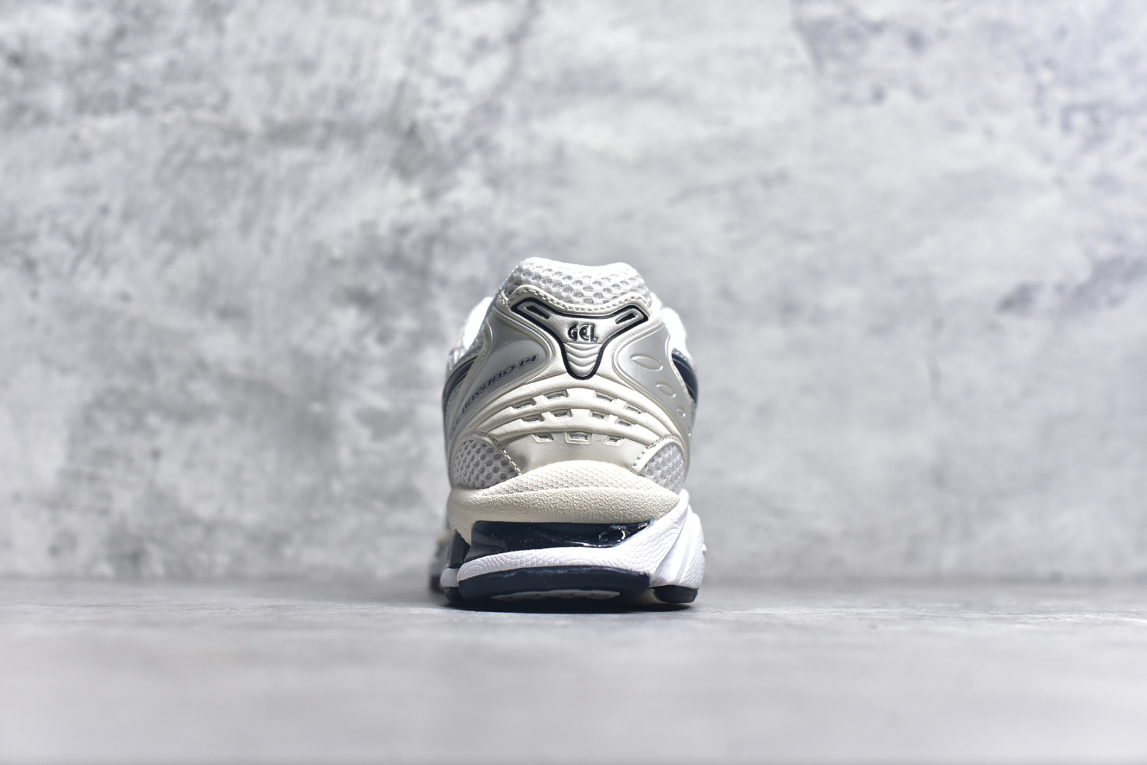 图片[5]-#纯原 Asics Gel-Kayano K14 亚瑟士系列复古舒适织物合成革减震防滑耐磨低帮休闲跑步鞋 内卷时代 纯原品质 真标价格 市场顶级版本 原装纸板楦头开发 独家私模五层组合大底 原厂定制缓震硅胶加持 原盒原配 官方四联吊牌 一比一同步原鞋工艺和用料 鞋面原厂“三明治”多层网布 区别其他同价版本 鞋垫采用原厂OrthoLite欧索莱材质 非普通海玻璃鞋垫 后跟一样采用了GEL缓震胶 整体系列设计非常的科技感 锻炼跑步的同时让你一样时尚百搭 尺码：36 37 37.5 38 39 39.5 40 40.5 41.5 42 42.5 43.5 44 44.5 45-选品中心