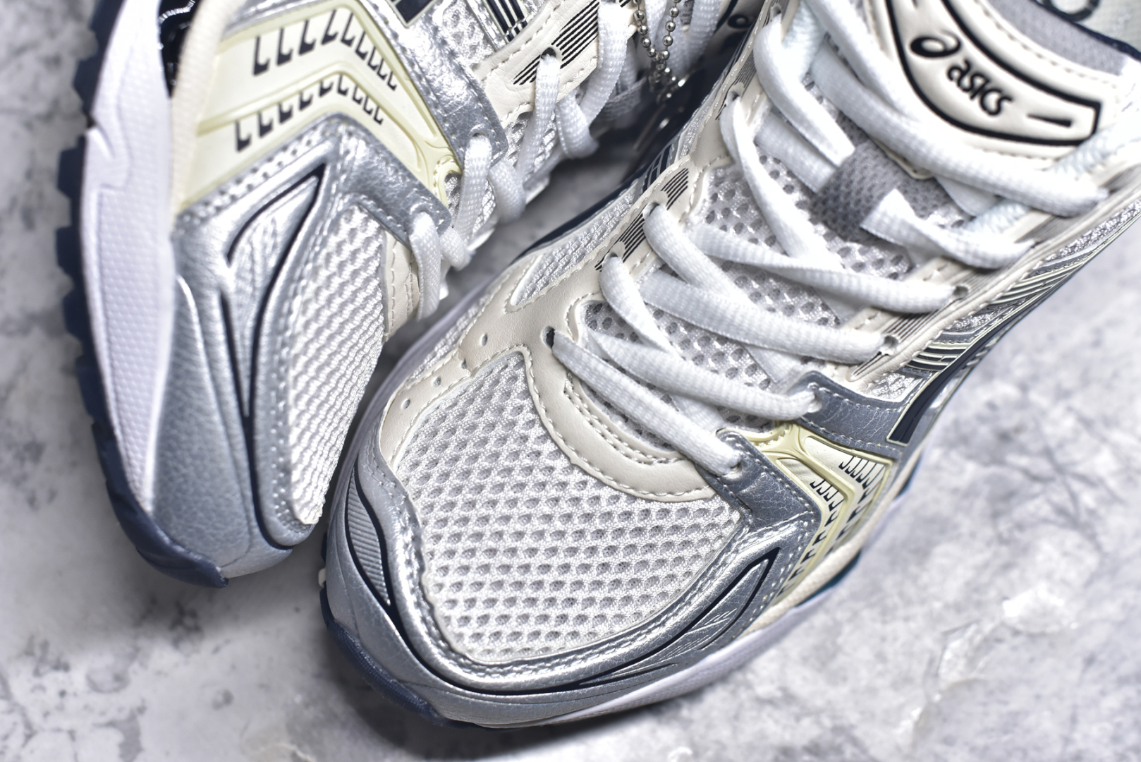 图片[8]-#纯原 Asics Gel-Kayano K14 亚瑟士系列复古舒适织物合成革减震防滑耐磨低帮休闲跑步鞋 内卷时代 纯原品质 真标价格 市场顶级版本 原装纸板楦头开发 独家私模五层组合大底 原厂定制缓震硅胶加持 原盒原配 官方四联吊牌 一比一同步原鞋工艺和用料 鞋面原厂“三明治”多层网布 区别其他同价版本 鞋垫采用原厂OrthoLite欧索莱材质 非普通海玻璃鞋垫 后跟一样采用了GEL缓震胶 整体系列设计非常的科技感 锻炼跑步的同时让你一样时尚百搭 尺码：36 37 37.5 38 39 39.5 40 40.5 41.5 42 42.5 43.5 44 44.5 45-选品中心