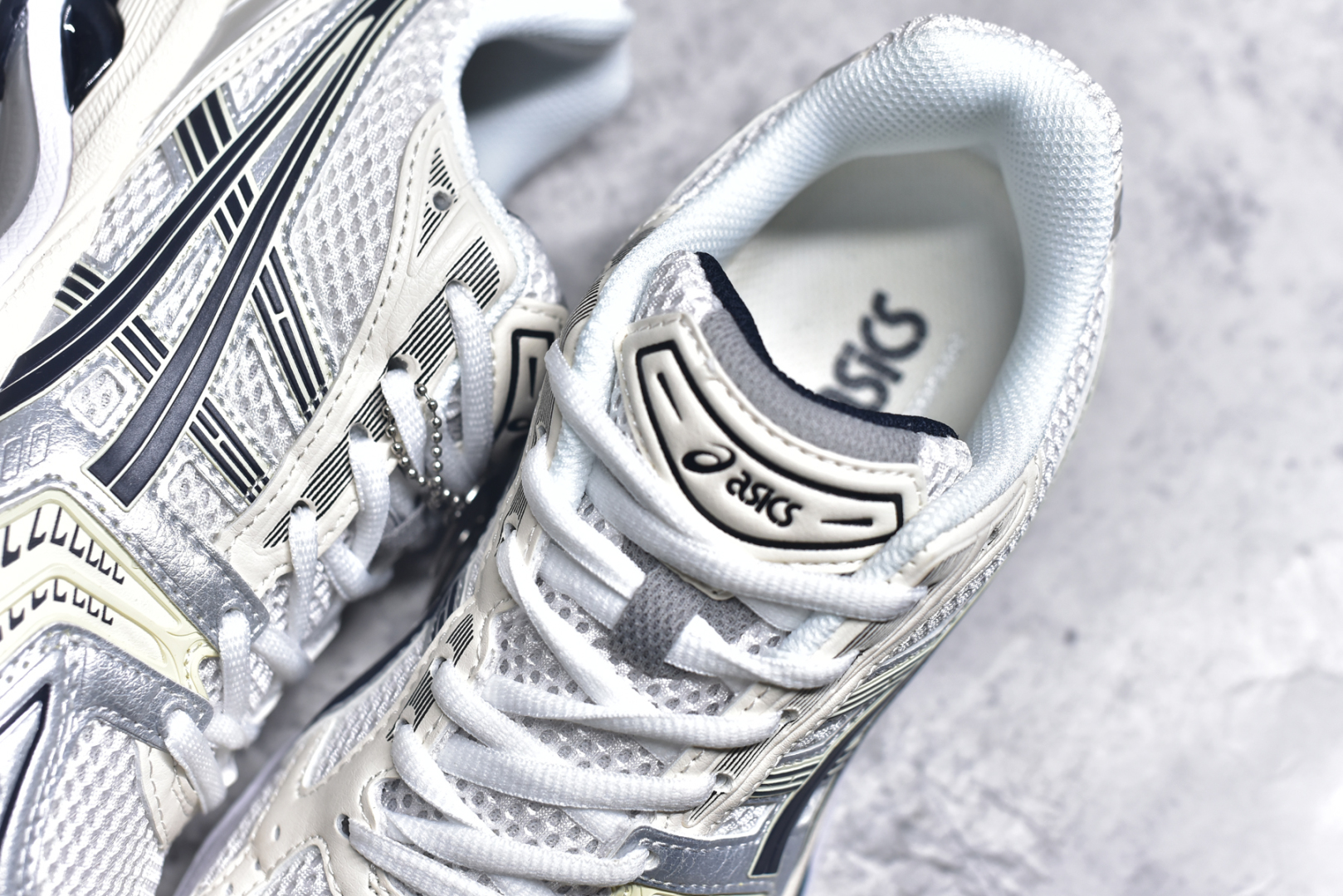 图片[9]-#纯原 Asics Gel-Kayano K14 亚瑟士系列复古舒适织物合成革减震防滑耐磨低帮休闲跑步鞋 内卷时代 纯原品质 真标价格 市场顶级版本 原装纸板楦头开发 独家私模五层组合大底 原厂定制缓震硅胶加持 原盒原配 官方四联吊牌 一比一同步原鞋工艺和用料 鞋面原厂“三明治”多层网布 区别其他同价版本 鞋垫采用原厂OrthoLite欧索莱材质 非普通海玻璃鞋垫 后跟一样采用了GEL缓震胶 整体系列设计非常的科技感 锻炼跑步的同时让你一样时尚百搭 尺码：36 37 37.5 38 39 39.5 40 40.5 41.5 42 42.5 43.5 44 44.5 45-选品中心