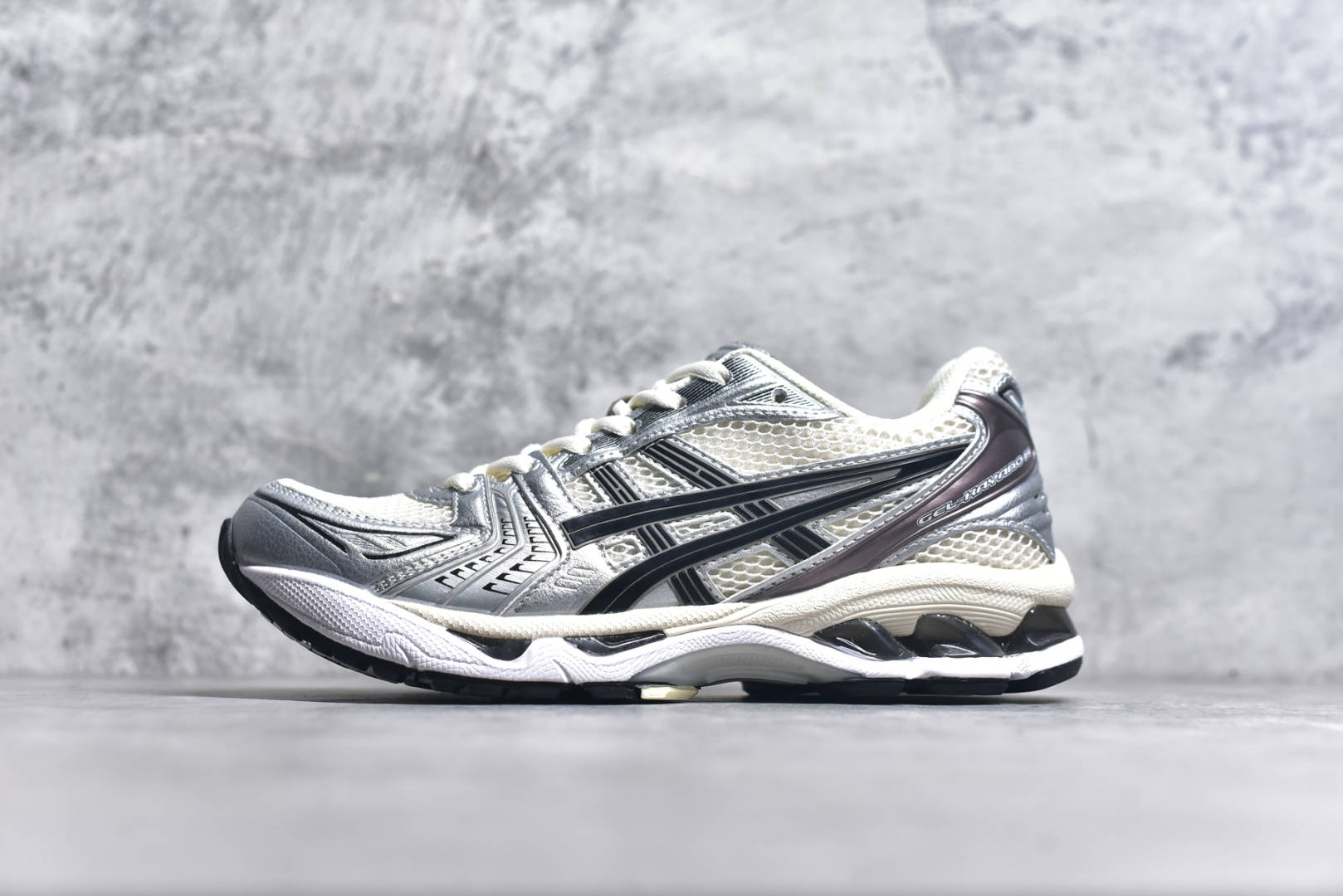 #纯原 Asics Gel-Kayano K14 亚瑟士系列复古舒适织物合成革减震防滑耐磨低帮休闲跑步鞋 内卷时代 纯原品质 真标价格 市场顶级版本 原装纸板楦头开发 独家私模五层组合大底 原厂定制缓震硅胶加持 原盒原配 官方四联吊牌 一比一同步原鞋工艺和用料 鞋面原厂“三明治”多层网布 区别其他同价版本 鞋垫采用原厂OrthoLite欧索莱材质 非普通海玻璃鞋垫 后跟一样采用了GEL缓震胶 整体系列设计非常的科技感 锻炼跑步的同时让你一样时尚百搭 尺码：36 37 37.5 38 39 39.5 40 40.5 41.5 42 42.5 43.5 44 44.5 45-选品中心