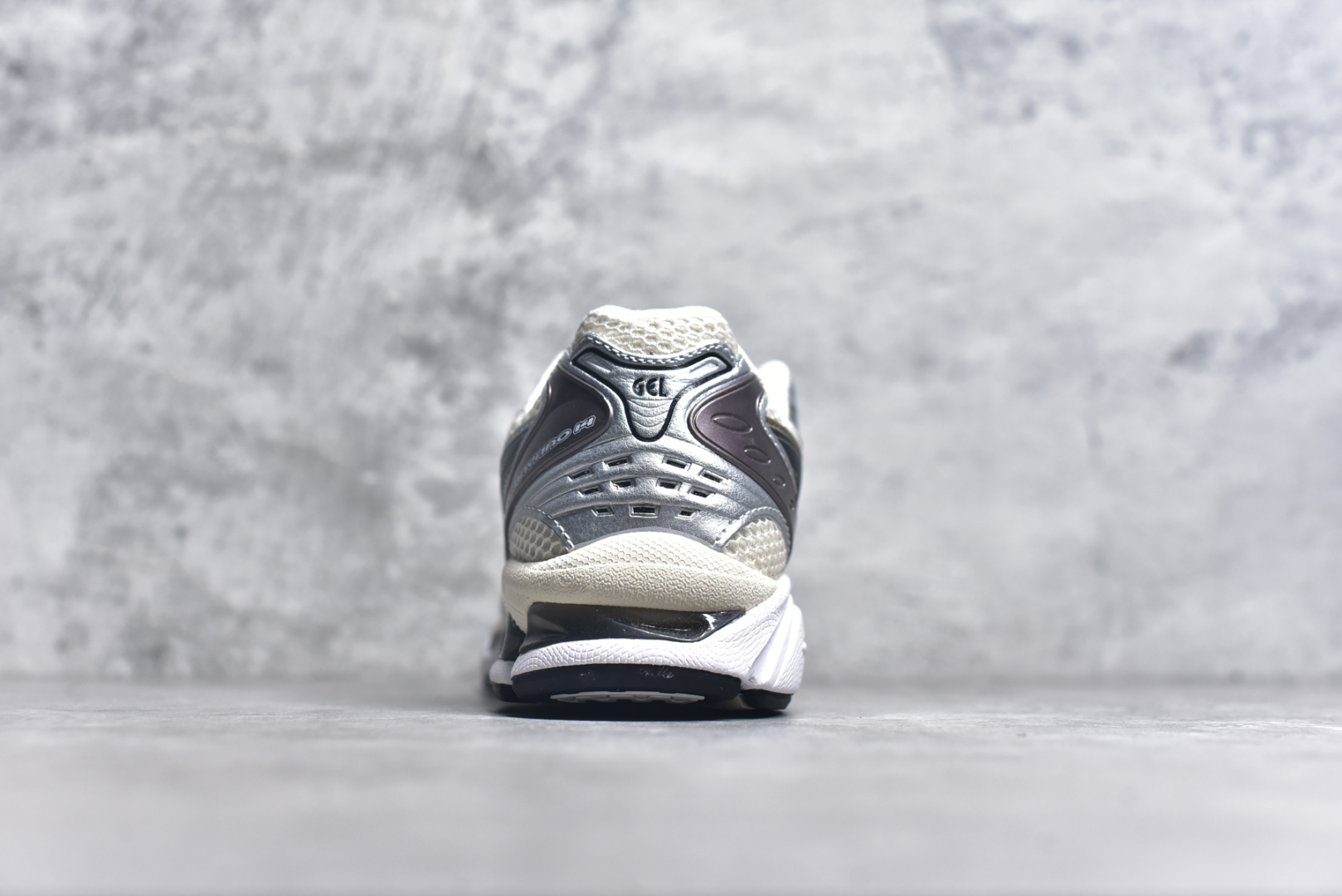 图片[5]-#纯原 Asics Gel-Kayano K14 亚瑟士系列复古舒适织物合成革减震防滑耐磨低帮休闲跑步鞋 内卷时代 纯原品质 真标价格 市场顶级版本 原装纸板楦头开发 独家私模五层组合大底 原厂定制缓震硅胶加持 原盒原配 官方四联吊牌 一比一同步原鞋工艺和用料 鞋面原厂“三明治”多层网布 区别其他同价版本 鞋垫采用原厂OrthoLite欧索莱材质 非普通海玻璃鞋垫 后跟一样采用了GEL缓震胶 整体系列设计非常的科技感 锻炼跑步的同时让你一样时尚百搭 尺码：36 37 37.5 38 39 39.5 40 40.5 41.5 42 42.5 43.5 44 44.5 45-选品中心