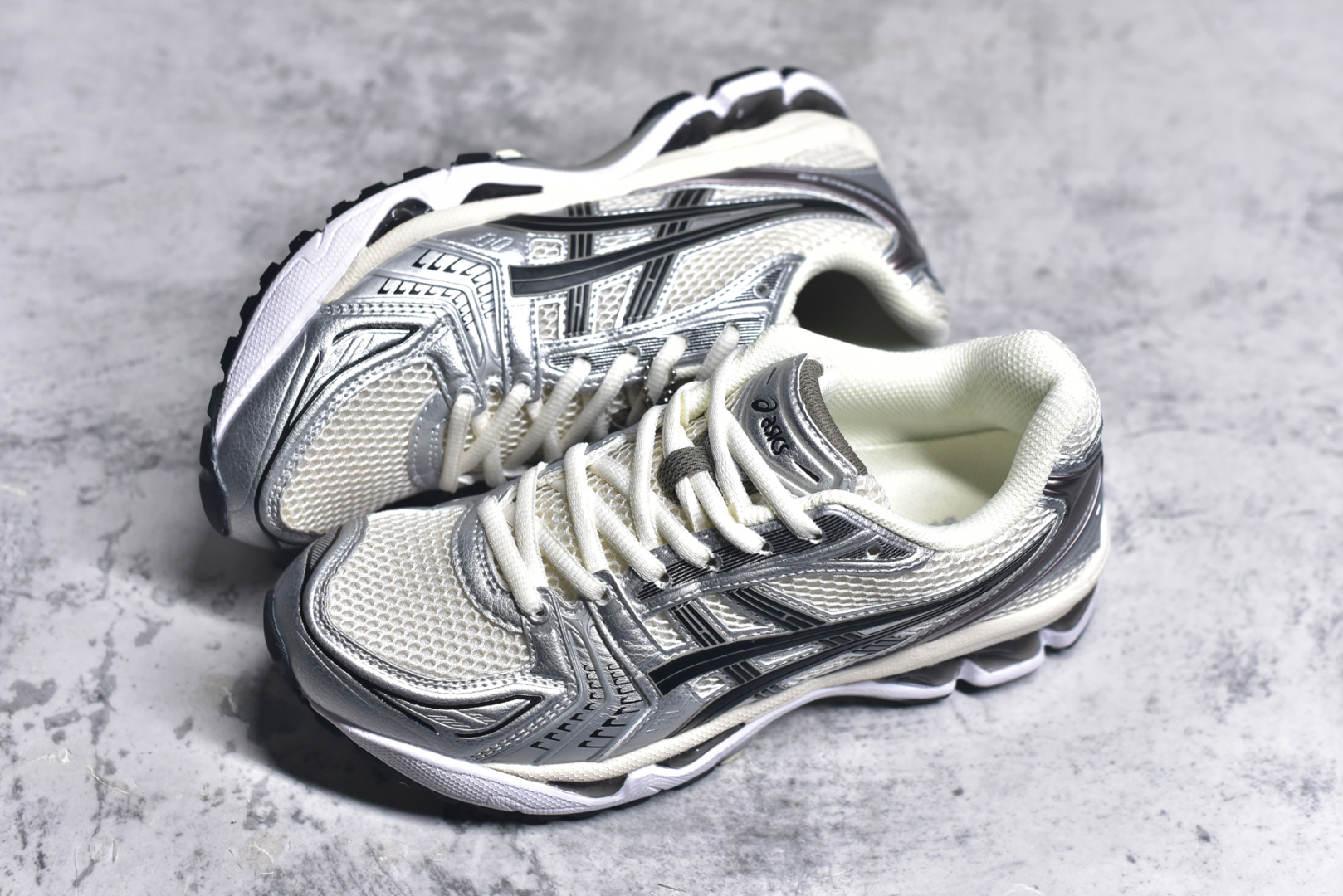 图片[7]-#纯原 Asics Gel-Kayano K14 亚瑟士系列复古舒适织物合成革减震防滑耐磨低帮休闲跑步鞋 内卷时代 纯原品质 真标价格 市场顶级版本 原装纸板楦头开发 独家私模五层组合大底 原厂定制缓震硅胶加持 原盒原配 官方四联吊牌 一比一同步原鞋工艺和用料 鞋面原厂“三明治”多层网布 区别其他同价版本 鞋垫采用原厂OrthoLite欧索莱材质 非普通海玻璃鞋垫 后跟一样采用了GEL缓震胶 整体系列设计非常的科技感 锻炼跑步的同时让你一样时尚百搭 尺码：36 37 37.5 38 39 39.5 40 40.5 41.5 42 42.5 43.5 44 44.5 45-选品中心