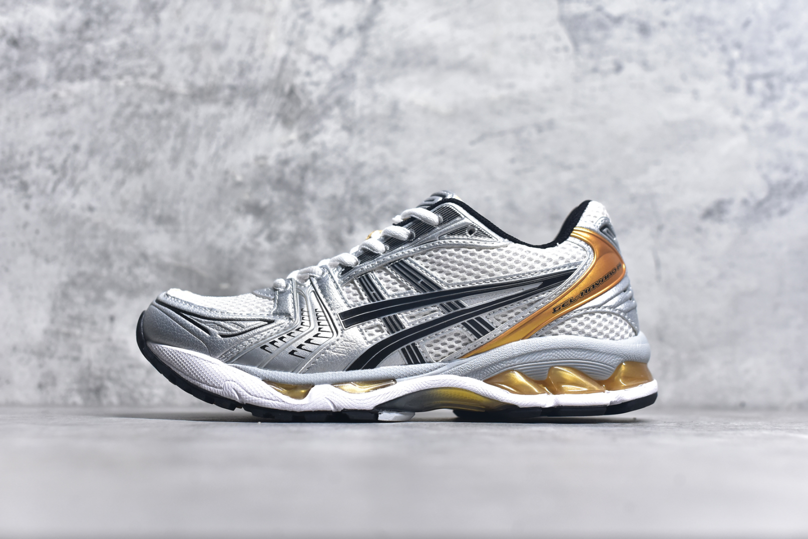 #纯原 Asics Gel-Kayano K14 亚瑟士系列复古舒适织物合成革减震防滑耐磨低帮休闲跑步鞋 内卷时代 纯原品质 真标价格 市场顶级版本 原装纸板楦头开发 独家私模五层组合大底 原厂定制缓震硅胶加持 原盒原配 官方四联吊牌 一比一同步原鞋工艺和用料 鞋面原厂“三明治”多层网布 区别其他同价版本 鞋垫采用原厂OrthoLite欧索莱材质 非普通海玻璃鞋垫 后跟一样采用了GEL缓震胶 整体系列设计非常的科技感 锻炼跑步的同时让你一样时尚百搭 尺码：36 37 37.5 38 39 39.5 40 40.5 41.5 42 42.5 43.5 44 44.5 45-选品中心