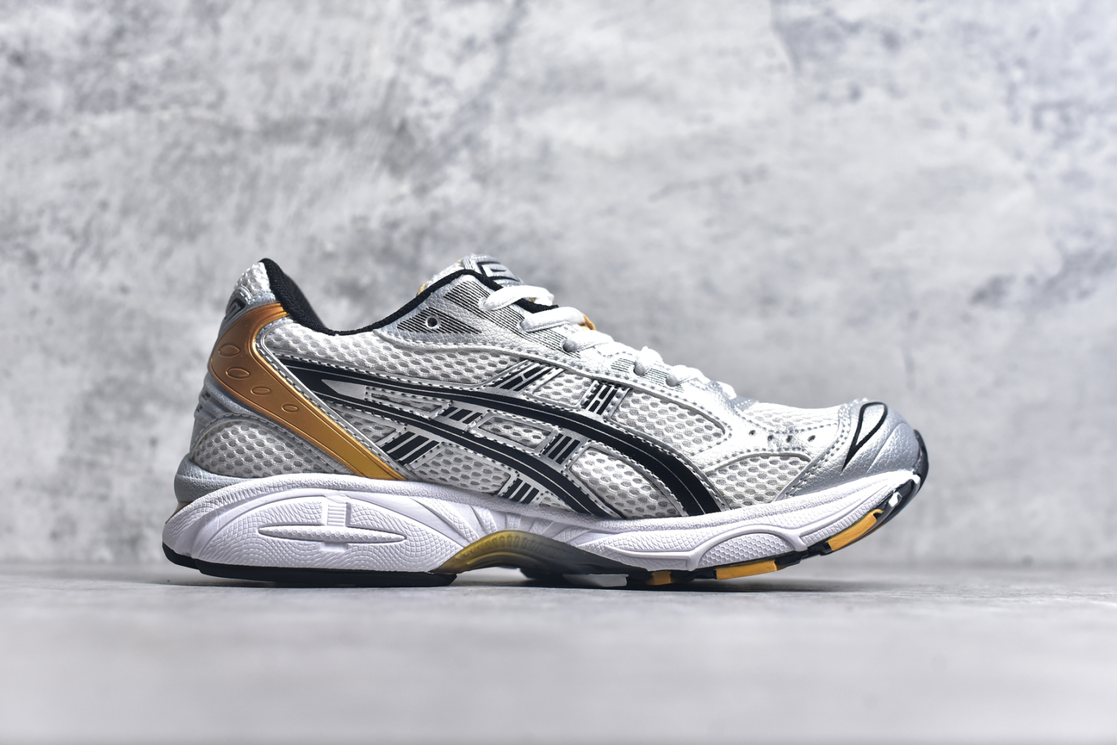 图片[3]-#纯原 Asics Gel-Kayano K14 亚瑟士系列复古舒适织物合成革减震防滑耐磨低帮休闲跑步鞋 内卷时代 纯原品质 真标价格 市场顶级版本 原装纸板楦头开发 独家私模五层组合大底 原厂定制缓震硅胶加持 原盒原配 官方四联吊牌 一比一同步原鞋工艺和用料 鞋面原厂“三明治”多层网布 区别其他同价版本 鞋垫采用原厂OrthoLite欧索莱材质 非普通海玻璃鞋垫 后跟一样采用了GEL缓震胶 整体系列设计非常的科技感 锻炼跑步的同时让你一样时尚百搭 尺码：36 37 37.5 38 39 39.5 40 40.5 41.5 42 42.5 43.5 44 44.5 45-选品中心