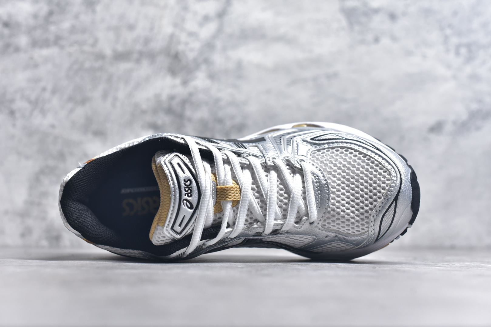 图片[4]-#纯原 Asics Gel-Kayano K14 亚瑟士系列复古舒适织物合成革减震防滑耐磨低帮休闲跑步鞋 内卷时代 纯原品质 真标价格 市场顶级版本 原装纸板楦头开发 独家私模五层组合大底 原厂定制缓震硅胶加持 原盒原配 官方四联吊牌 一比一同步原鞋工艺和用料 鞋面原厂“三明治”多层网布 区别其他同价版本 鞋垫采用原厂OrthoLite欧索莱材质 非普通海玻璃鞋垫 后跟一样采用了GEL缓震胶 整体系列设计非常的科技感 锻炼跑步的同时让你一样时尚百搭 尺码：36 37 37.5 38 39 39.5 40 40.5 41.5 42 42.5 43.5 44 44.5 45-选品中心
