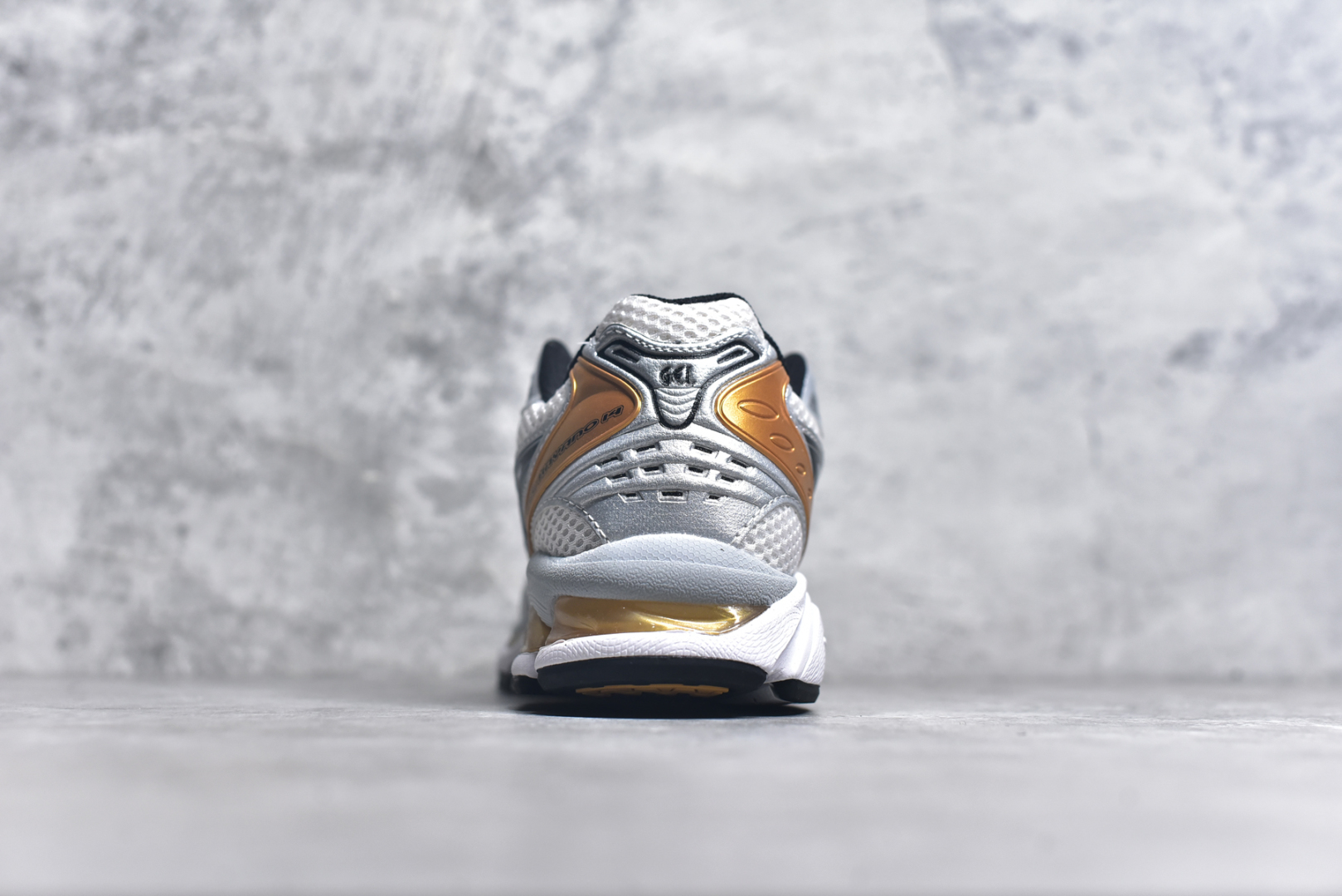 图片[5]-#纯原 Asics Gel-Kayano K14 亚瑟士系列复古舒适织物合成革减震防滑耐磨低帮休闲跑步鞋 内卷时代 纯原品质 真标价格 市场顶级版本 原装纸板楦头开发 独家私模五层组合大底 原厂定制缓震硅胶加持 原盒原配 官方四联吊牌 一比一同步原鞋工艺和用料 鞋面原厂“三明治”多层网布 区别其他同价版本 鞋垫采用原厂OrthoLite欧索莱材质 非普通海玻璃鞋垫 后跟一样采用了GEL缓震胶 整体系列设计非常的科技感 锻炼跑步的同时让你一样时尚百搭 尺码：36 37 37.5 38 39 39.5 40 40.5 41.5 42 42.5 43.5 44 44.5 45-选品中心