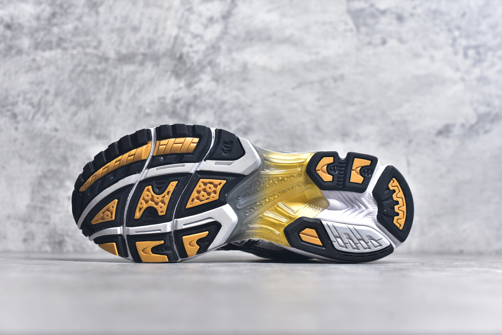图片[6]-#纯原 Asics Gel-Kayano K14 亚瑟士系列复古舒适织物合成革减震防滑耐磨低帮休闲跑步鞋 内卷时代 纯原品质 真标价格 市场顶级版本 原装纸板楦头开发 独家私模五层组合大底 原厂定制缓震硅胶加持 原盒原配 官方四联吊牌 一比一同步原鞋工艺和用料 鞋面原厂“三明治”多层网布 区别其他同价版本 鞋垫采用原厂OrthoLite欧索莱材质 非普通海玻璃鞋垫 后跟一样采用了GEL缓震胶 整体系列设计非常的科技感 锻炼跑步的同时让你一样时尚百搭 尺码：36 37 37.5 38 39 39.5 40 40.5 41.5 42 42.5 43.5 44 44.5 45-选品中心