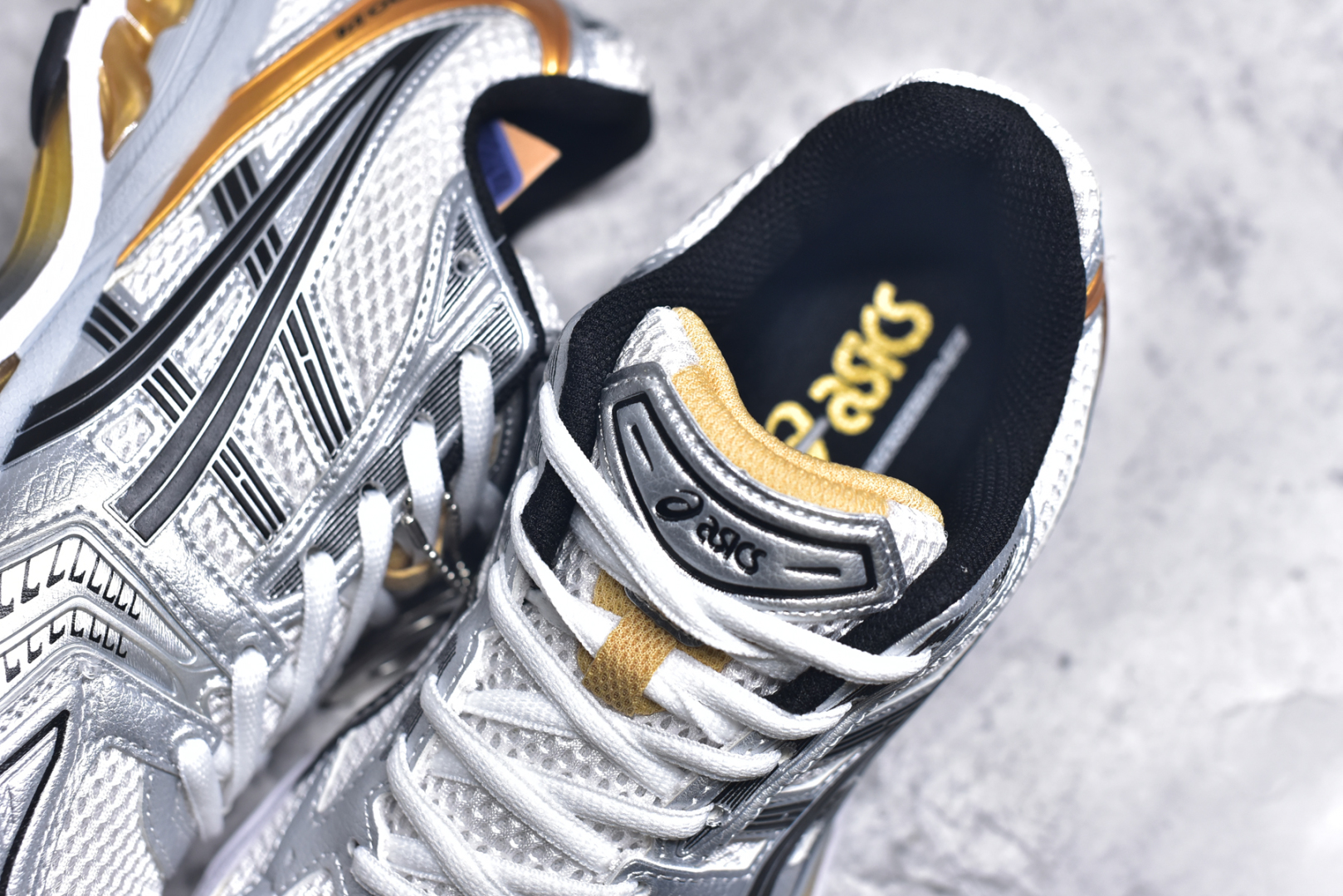 图片[9]-#纯原 Asics Gel-Kayano K14 亚瑟士系列复古舒适织物合成革减震防滑耐磨低帮休闲跑步鞋 内卷时代 纯原品质 真标价格 市场顶级版本 原装纸板楦头开发 独家私模五层组合大底 原厂定制缓震硅胶加持 原盒原配 官方四联吊牌 一比一同步原鞋工艺和用料 鞋面原厂“三明治”多层网布 区别其他同价版本 鞋垫采用原厂OrthoLite欧索莱材质 非普通海玻璃鞋垫 后跟一样采用了GEL缓震胶 整体系列设计非常的科技感 锻炼跑步的同时让你一样时尚百搭 尺码：36 37 37.5 38 39 39.5 40 40.5 41.5 42 42.5 43.5 44 44.5 45-选品中心