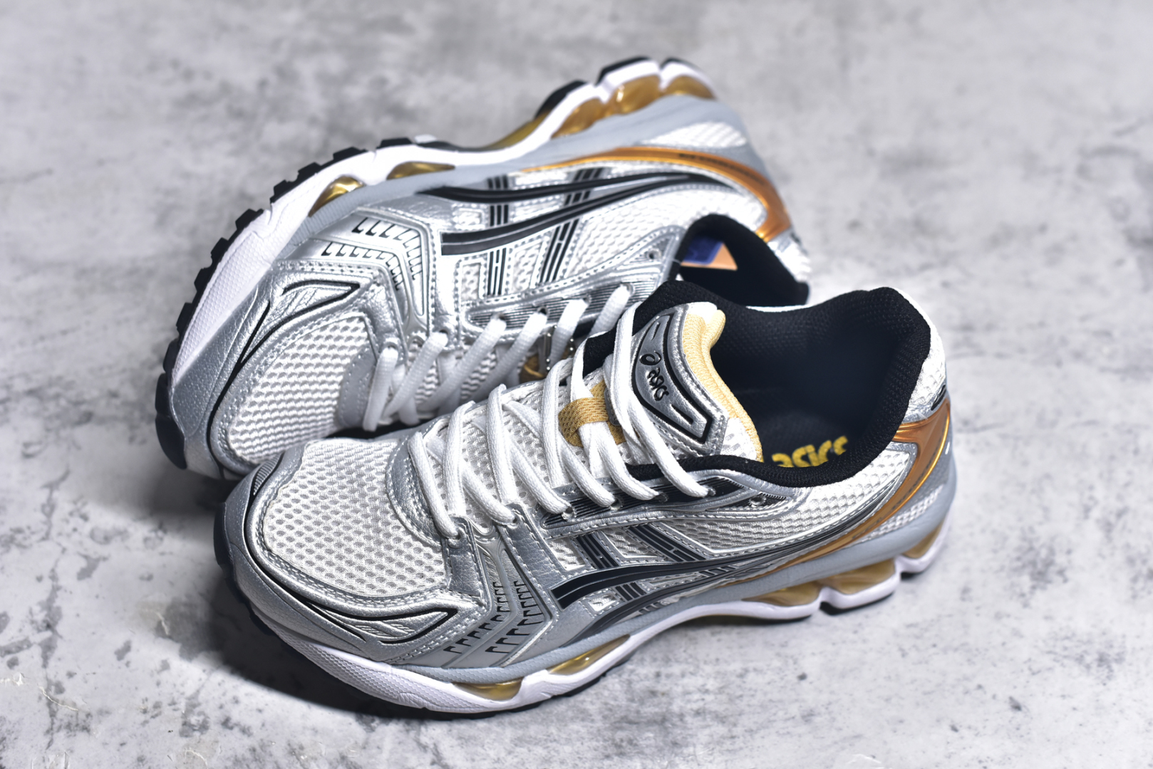 图片[7]-#纯原 Asics Gel-Kayano K14 亚瑟士系列复古舒适织物合成革减震防滑耐磨低帮休闲跑步鞋 内卷时代 纯原品质 真标价格 市场顶级版本 原装纸板楦头开发 独家私模五层组合大底 原厂定制缓震硅胶加持 原盒原配 官方四联吊牌 一比一同步原鞋工艺和用料 鞋面原厂“三明治”多层网布 区别其他同价版本 鞋垫采用原厂OrthoLite欧索莱材质 非普通海玻璃鞋垫 后跟一样采用了GEL缓震胶 整体系列设计非常的科技感 锻炼跑步的同时让你一样时尚百搭 尺码：36 37 37.5 38 39 39.5 40 40.5 41.5 42 42.5 43.5 44 44.5 45-选品中心