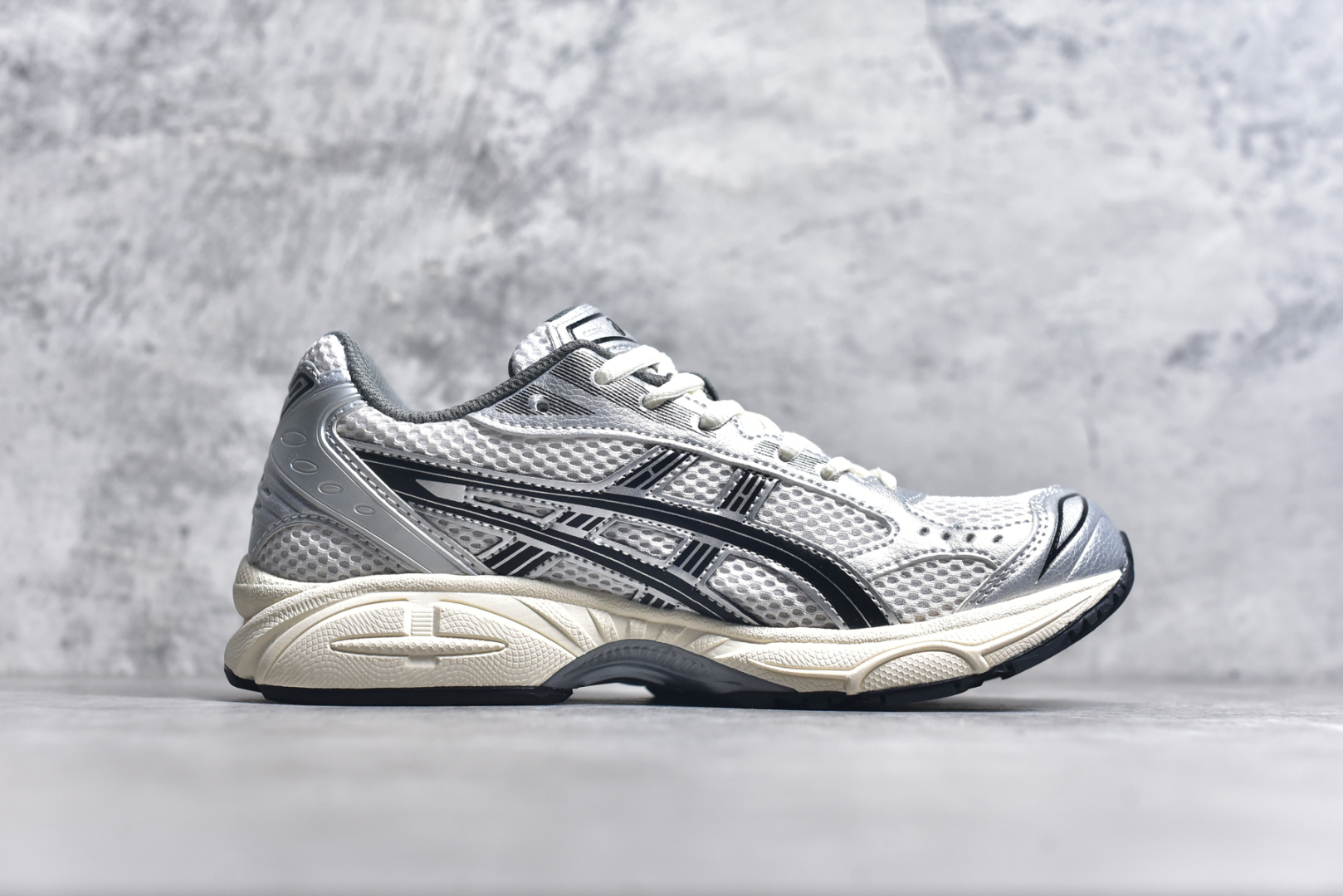 图片[3]-#纯原 Asics Gel-Kayano K14 亚瑟士系列复古舒适织物合成革减震防滑耐磨低帮休闲跑步鞋 内卷时代 纯原品质 真标价格 市场顶级版本 原装纸板楦头开发 独家私模五层组合大底 原厂定制缓震硅胶加持 原盒原配 官方四联吊牌 一比一同步原鞋工艺和用料 鞋面原厂“三明治”多层网布 区别其他同价版本 鞋垫采用原厂OrthoLite欧索莱材质 非普通海玻璃鞋垫 后跟一样采用了GEL缓震胶 整体系列设计非常的科技感 锻炼跑步的同时让你一样时尚百搭 尺码：36 37 37.5 38 39 39.5 40 40.5 41.5 42 42.5 43.5 44 44.5 45-选品中心
