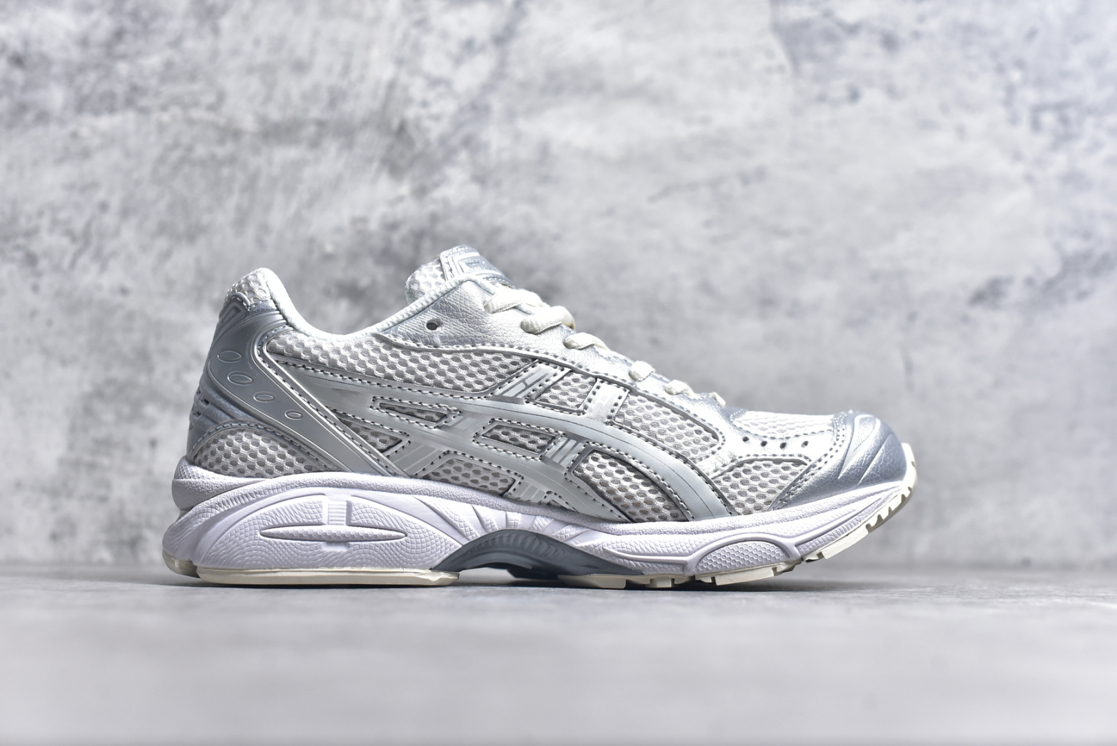 图片[3]-#纯原 Asics Gel-Kayano K14 亚瑟士系列复古舒适织物合成革减震防滑耐磨低帮休闲跑步鞋 内卷时代 纯原品质 真标价格 市场顶级版本 原装纸板楦头开发 独家私模五层组合大底 原厂定制缓震硅胶加持 原盒原配 官方四联吊牌 一比一同步原鞋工艺和用料 鞋面原厂“三明治”多层网布 区别其他同价版本 鞋垫采用原厂OrthoLite欧索莱材质 非普通海玻璃鞋垫 后跟一样采用了GEL缓震胶 整体系列设计非常的科技感 锻炼跑步的同时让你一样时尚百搭 尺码：36 37 37.5 38 39 39.5 40 40.5 41.5 42 42.5 43.5 44 44.5 45-选品中心
