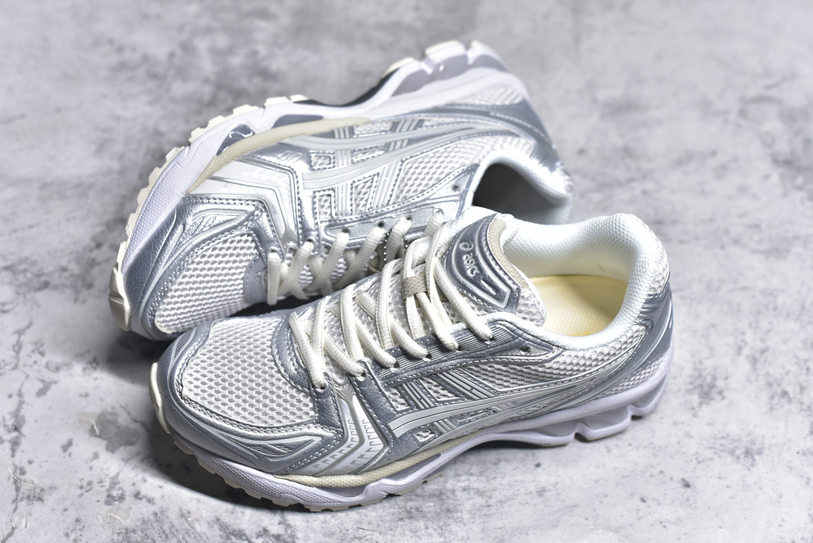 图片[7]-#纯原 Asics Gel-Kayano K14 亚瑟士系列复古舒适织物合成革减震防滑耐磨低帮休闲跑步鞋 内卷时代 纯原品质 真标价格 市场顶级版本 原装纸板楦头开发 独家私模五层组合大底 原厂定制缓震硅胶加持 原盒原配 官方四联吊牌 一比一同步原鞋工艺和用料 鞋面原厂“三明治”多层网布 区别其他同价版本 鞋垫采用原厂OrthoLite欧索莱材质 非普通海玻璃鞋垫 后跟一样采用了GEL缓震胶 整体系列设计非常的科技感 锻炼跑步的同时让你一样时尚百搭 尺码：36 37 37.5 38 39 39.5 40 40.5 41.5 42 42.5 43.5 44 44.5 45-选品中心