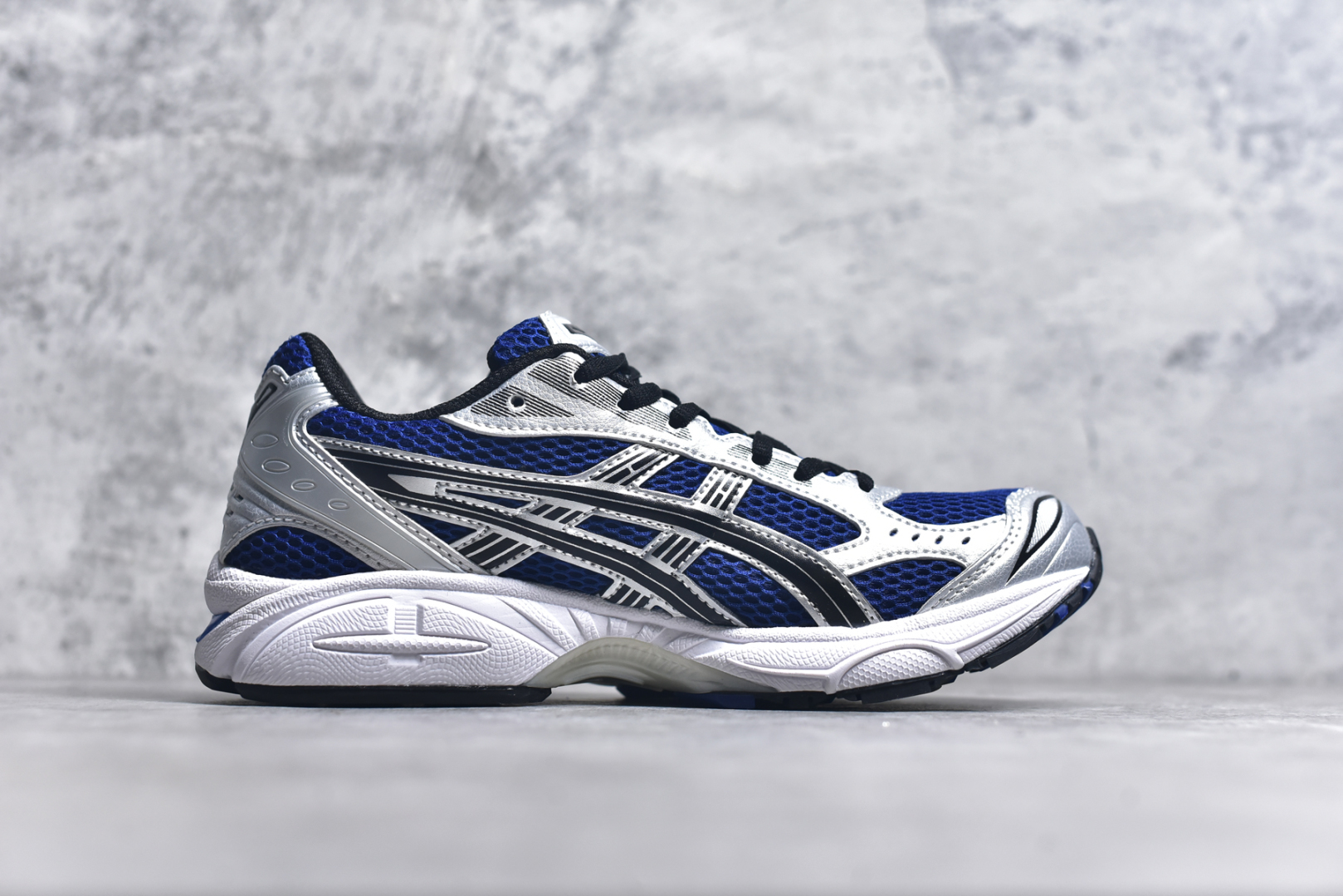 图片[3]-#纯原 Asics Gel-Kayano K14 亚瑟士系列复古舒适织物合成革减震防滑耐磨低帮休闲跑步鞋 内卷时代 纯原品质 真标价格 市场顶级版本 原装纸板楦头开发 独家私模五层组合大底 原厂定制缓震硅胶加持 原盒原配 官方四联吊牌 一比一同步原鞋工艺和用料 鞋面原厂“三明治”多层网布 区别其他同价版本 鞋垫采用原厂OrthoLite欧索莱材质 非普通海玻璃鞋垫 后跟一样采用了GEL缓震胶 整体系列设计非常的科技感 锻炼跑步的同时让你一样时尚百搭 尺码：36 37 37.5 38 39 39.5 40 40.5 41.5 42 42.5 43.5 44 44.5 45-选品中心