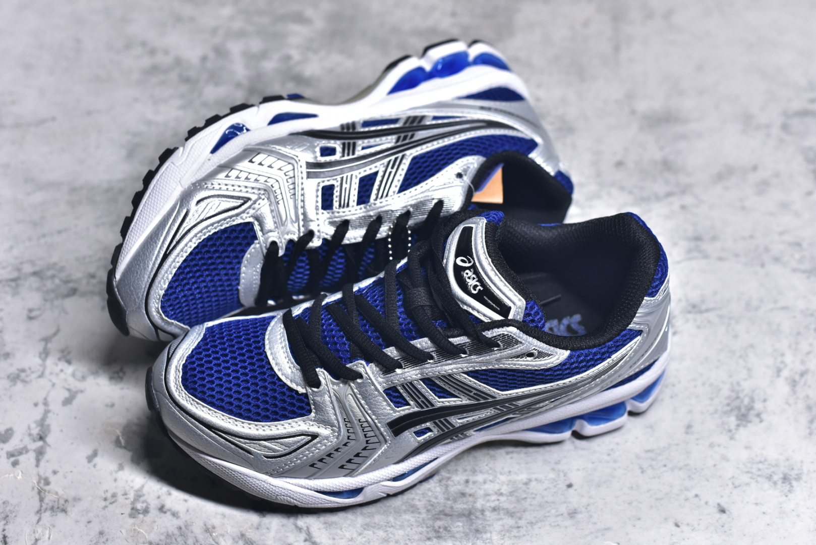 图片[7]-#纯原 Asics Gel-Kayano K14 亚瑟士系列复古舒适织物合成革减震防滑耐磨低帮休闲跑步鞋 内卷时代 纯原品质 真标价格 市场顶级版本 原装纸板楦头开发 独家私模五层组合大底 原厂定制缓震硅胶加持 原盒原配 官方四联吊牌 一比一同步原鞋工艺和用料 鞋面原厂“三明治”多层网布 区别其他同价版本 鞋垫采用原厂OrthoLite欧索莱材质 非普通海玻璃鞋垫 后跟一样采用了GEL缓震胶 整体系列设计非常的科技感 锻炼跑步的同时让你一样时尚百搭 尺码：36 37 37.5 38 39 39.5 40 40.5 41.5 42 42.5 43.5 44 44.5 45-选品中心